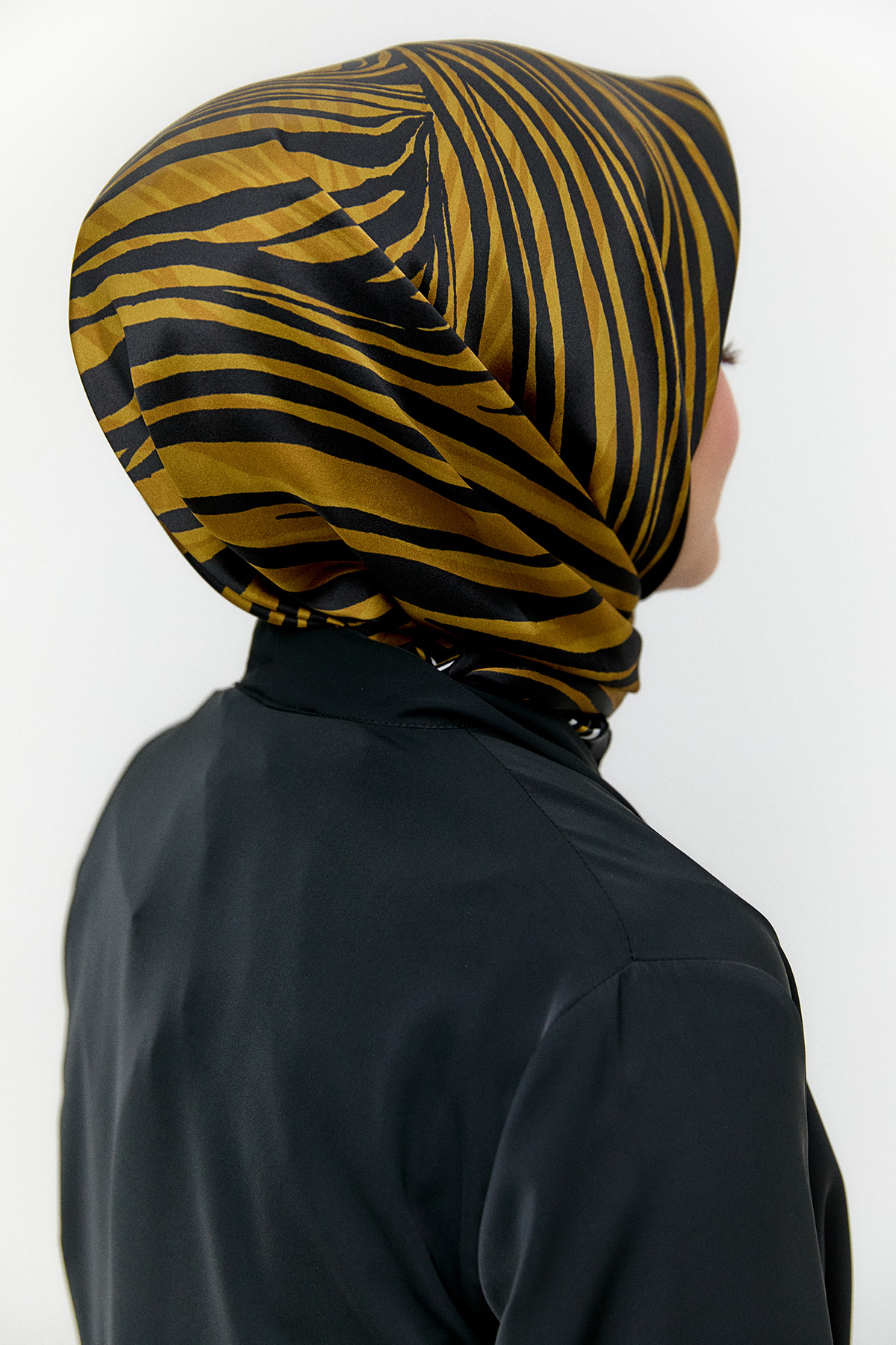 Zebra Desenli Sura İpek Eşarp, Tesettür Giyim