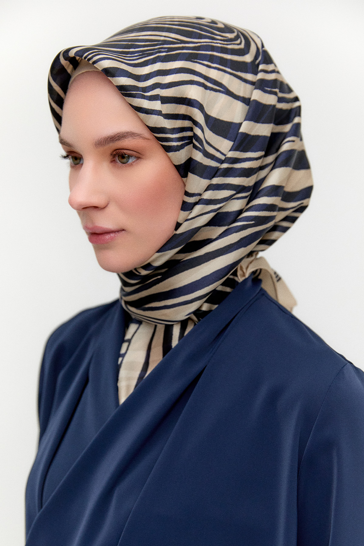 Zebra Desenli Sura İpek Eşarp, Tesettür Giyim