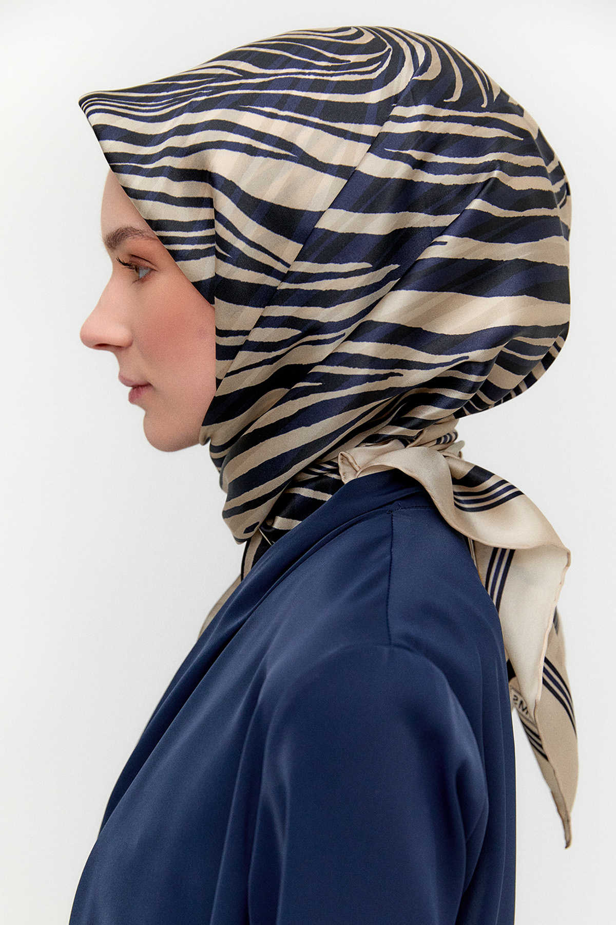 Zebra Desenli Sura İpek Eşarp, Tesettür Giyim