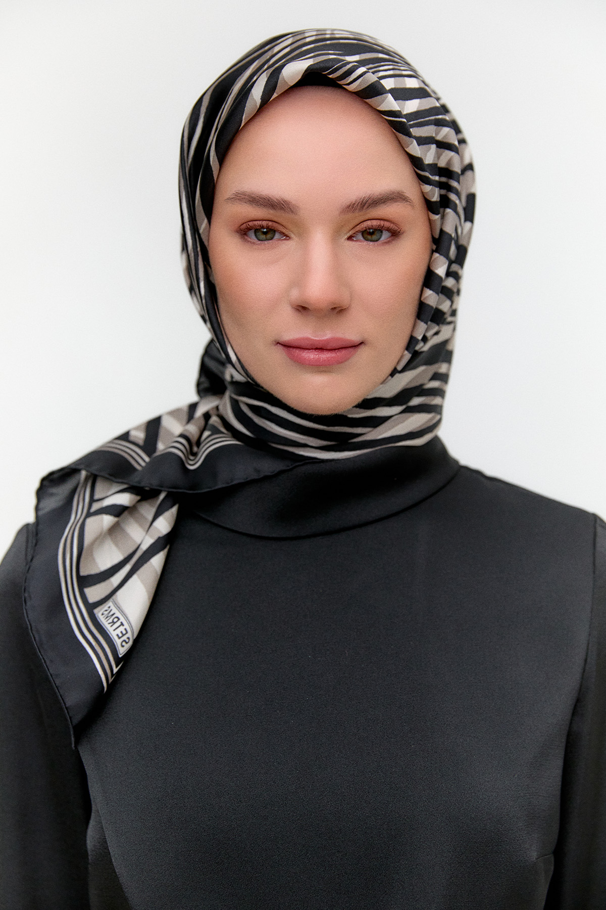 Zebra Desenli Sura İpek Eşarp, Tesettür Giyim