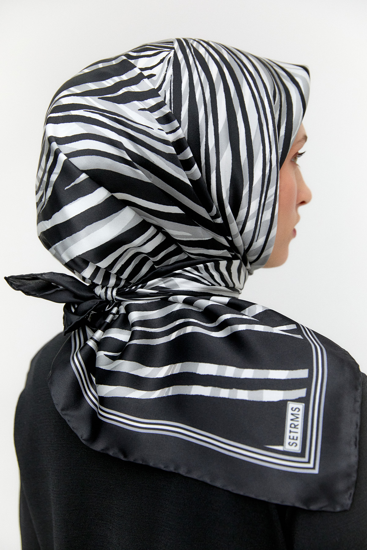 Zebra Desenli Sura İpek Eşarp, Tesettür Giyim