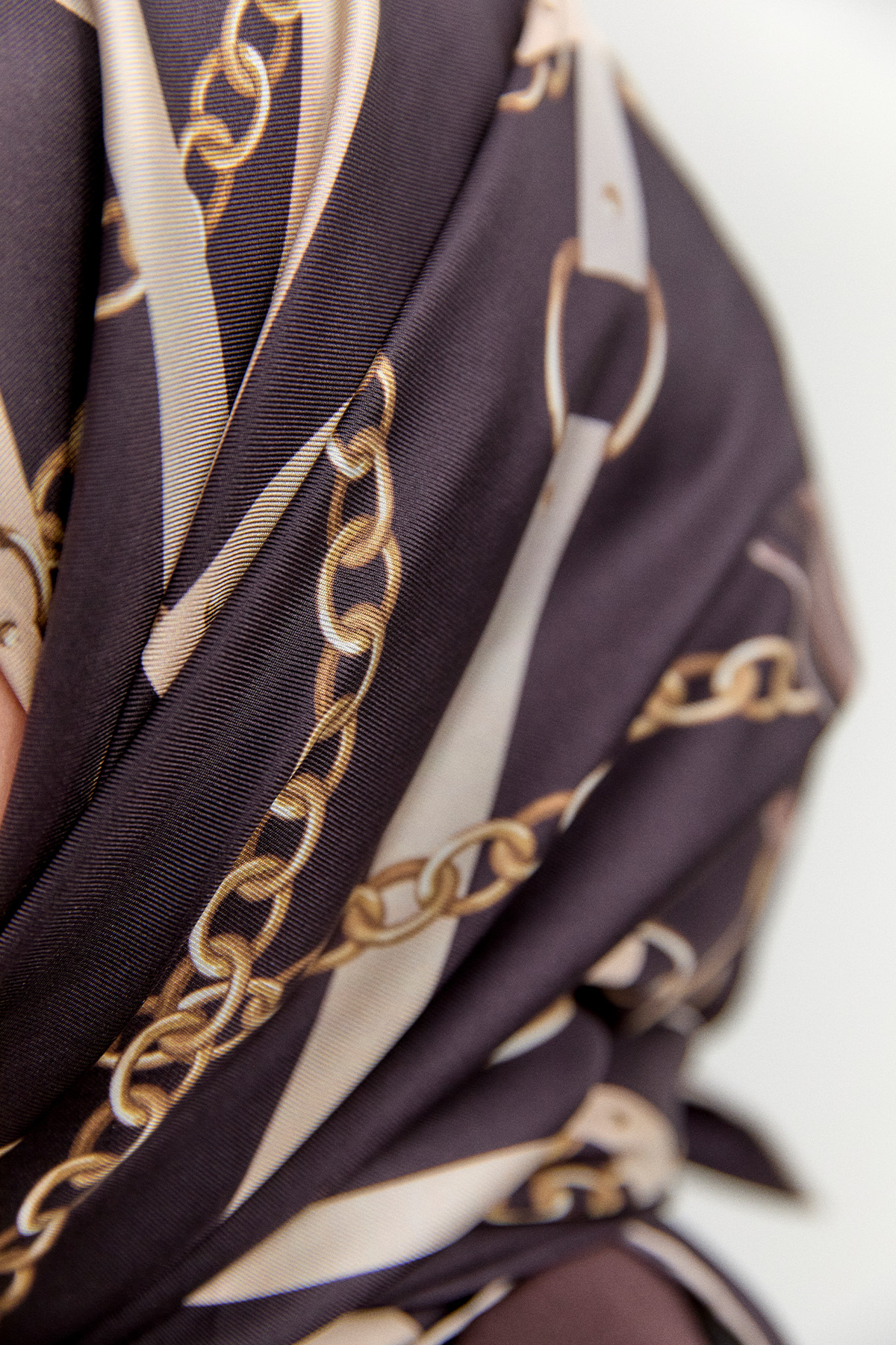 Zincir Desenli Twill İpek Eşarp, Tesettür Giyim