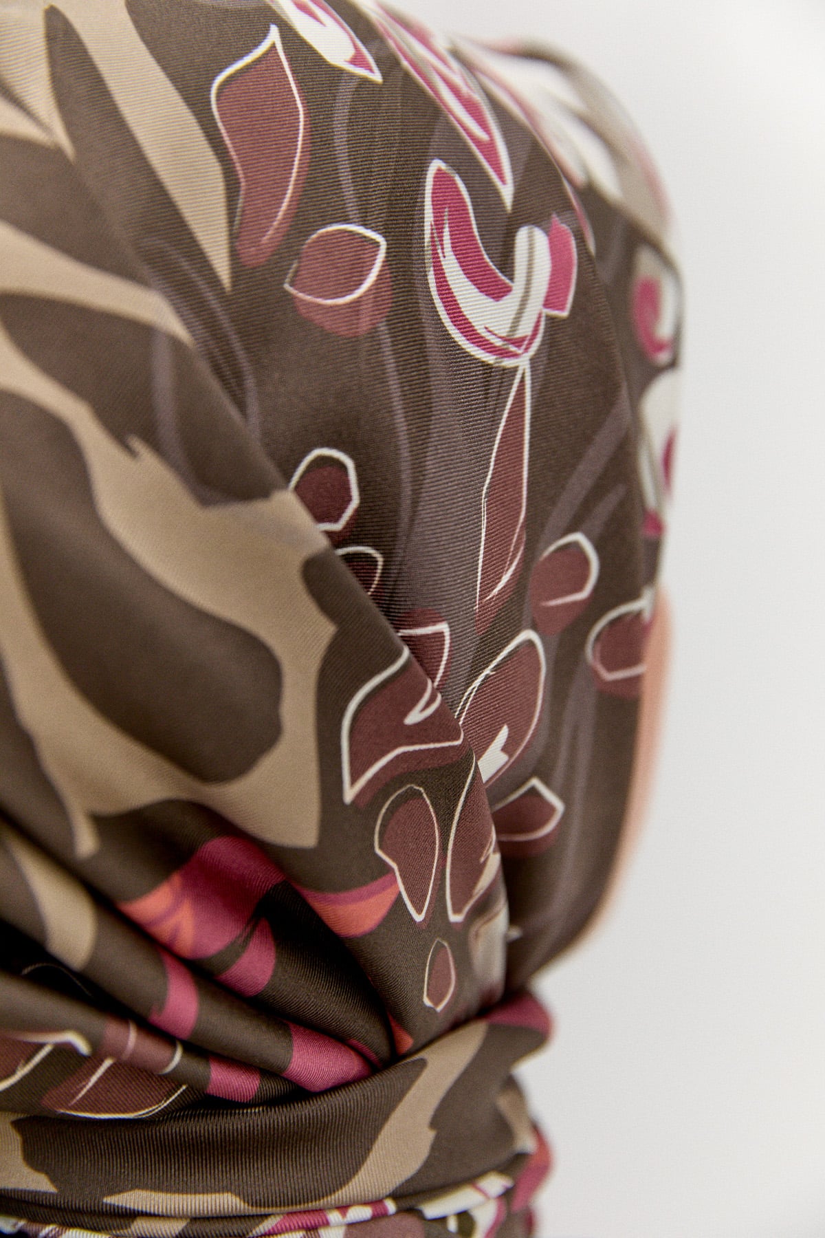 Leopar Desenli Twill İpek Eşarp, Tesettür Giyim