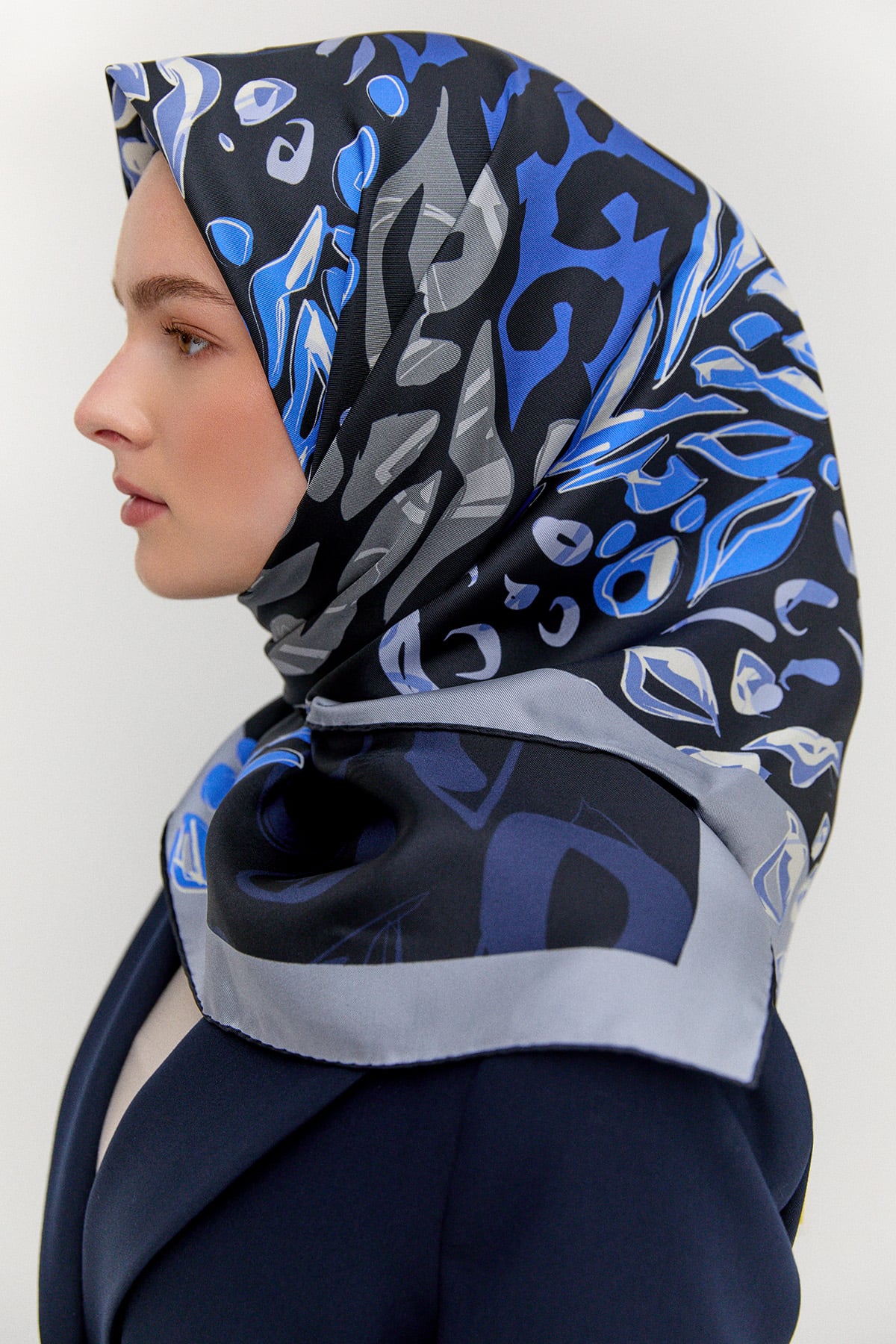 Leopar Desenli Twill İpek Eşarp, Tesettür Giyim