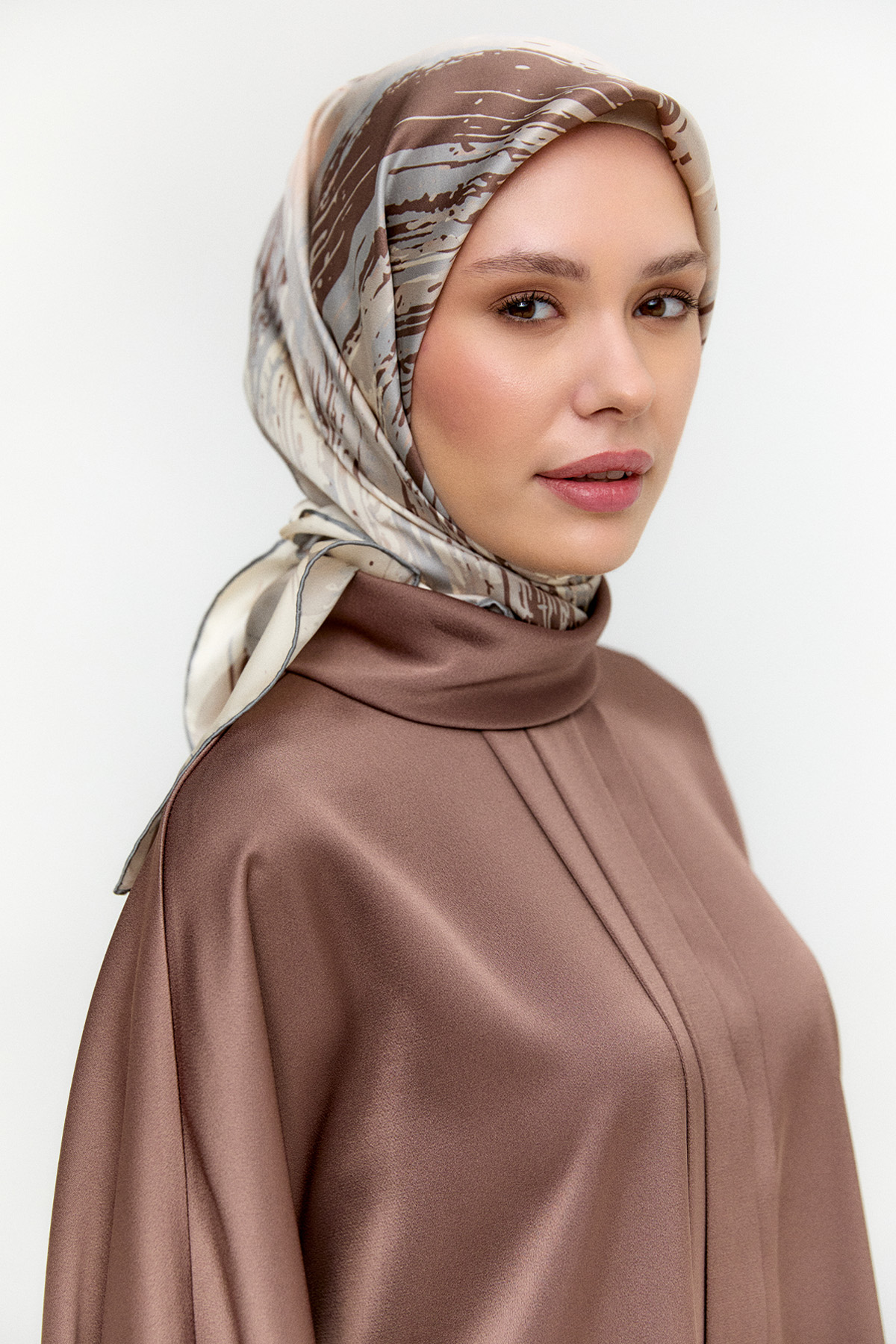 Püskürtme Desenli Sura İpek Eşarp, Tesettür Giyim