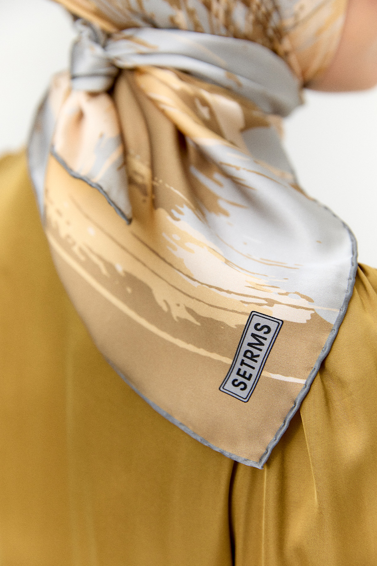 Püskürtme Desenli Sura İpek Eşarp, Tesettür Giyim