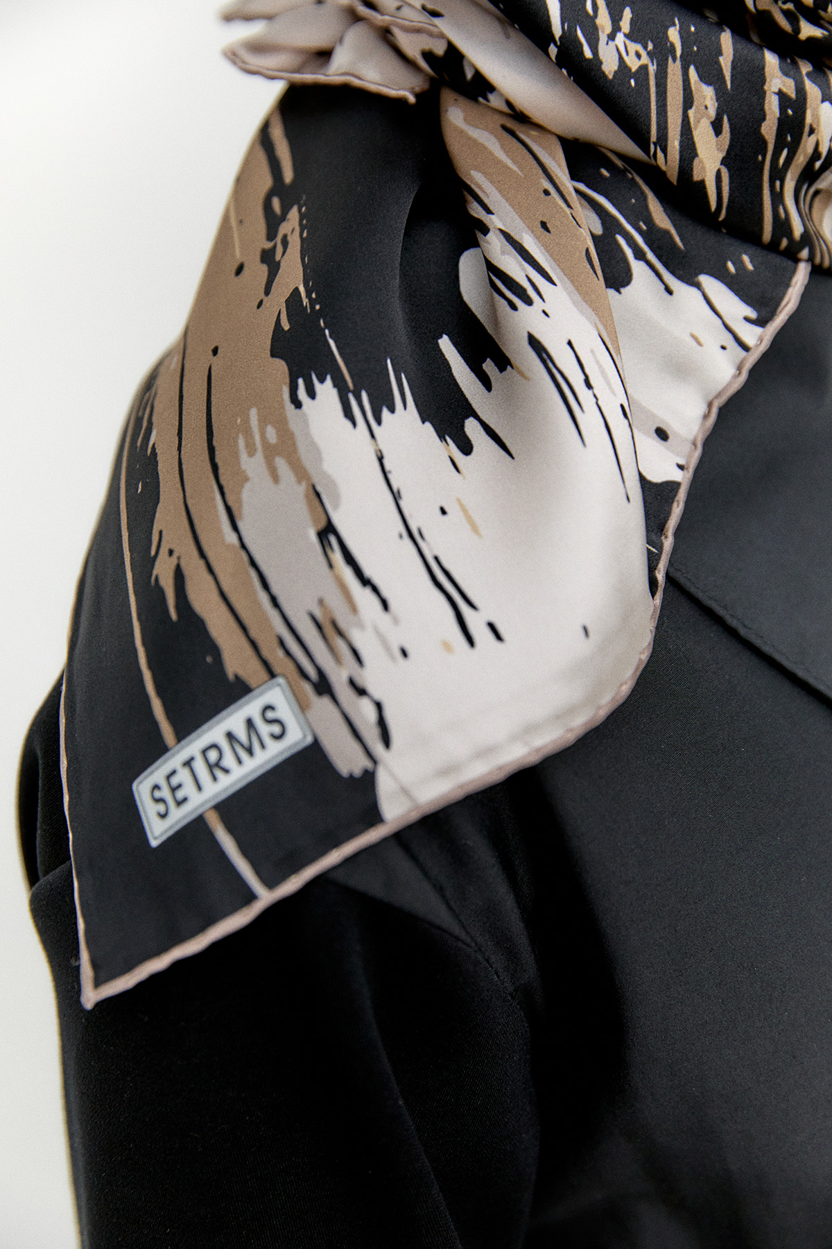 Püskürtme Desenli Sura İpek Eşarp, Tesettür Giyim