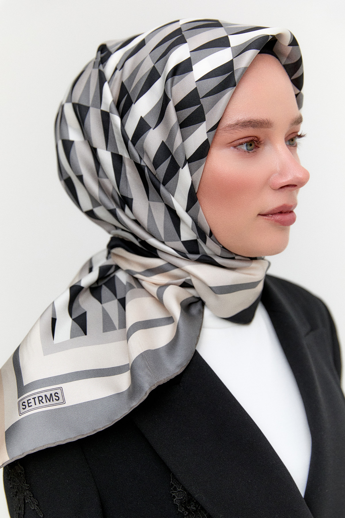 Geometrik Desenli Twill İpek Eşarp, Tesettür Giyim