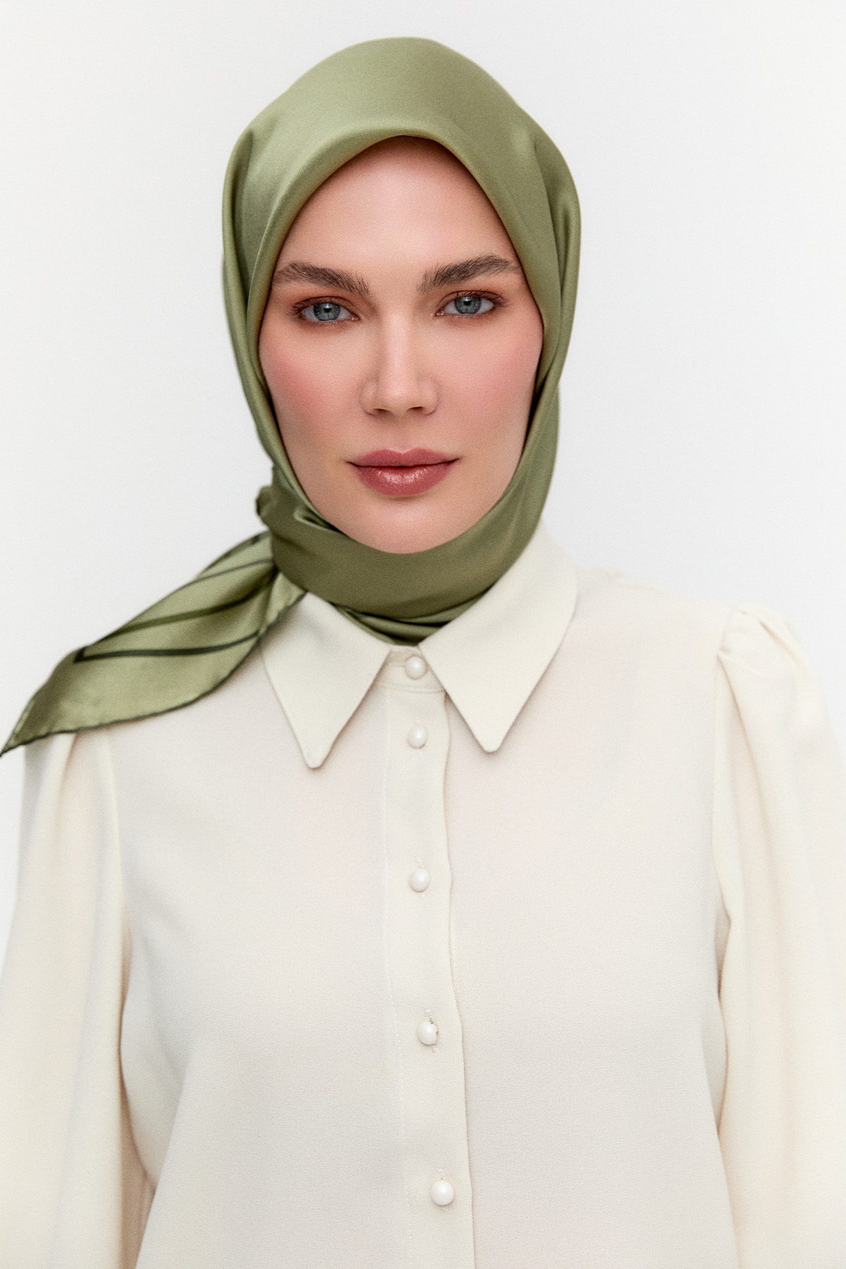 Çerçeve Detaylı Sura İpek Eşarp, Tesettür Giyim