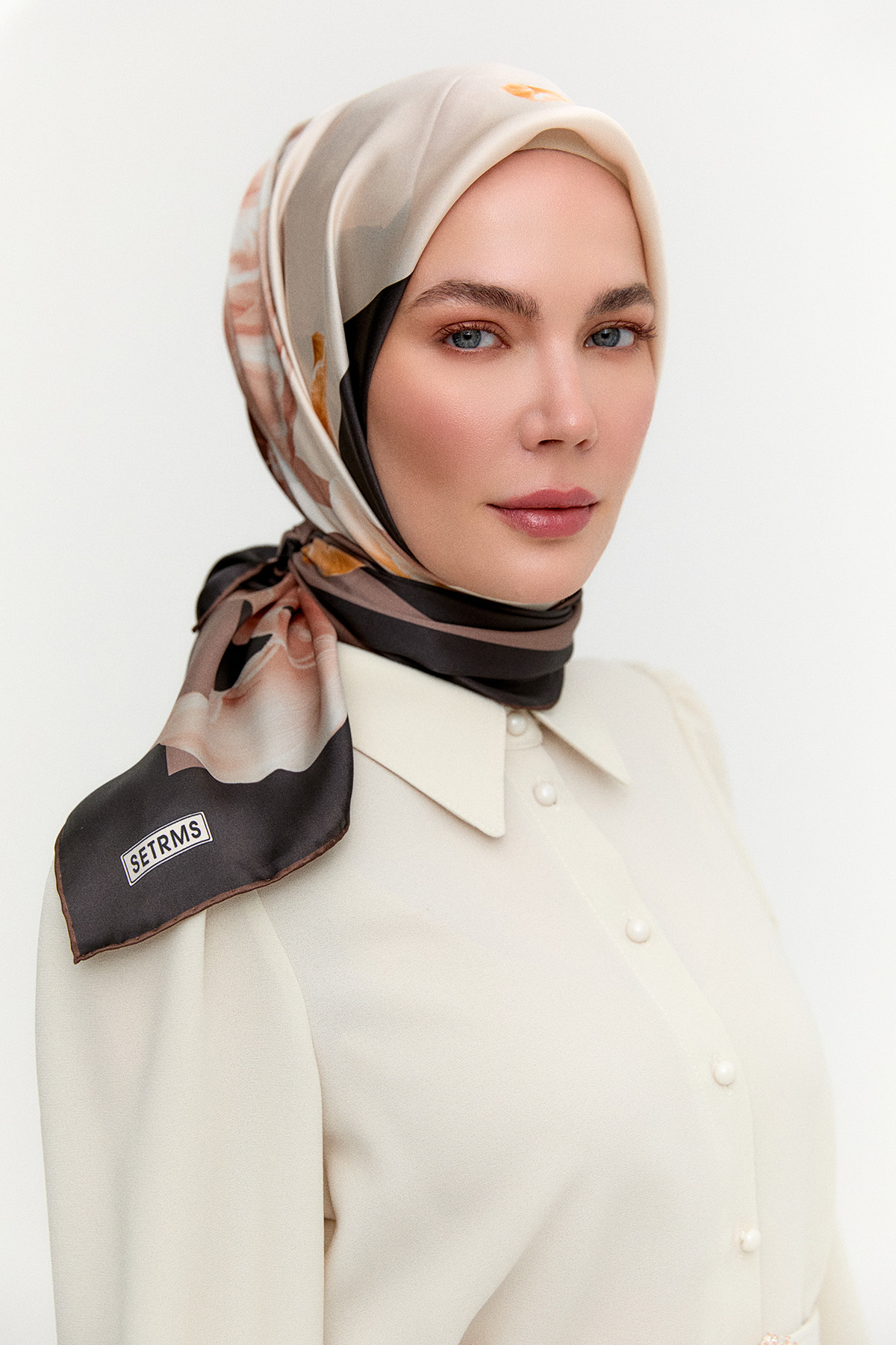 Çerçeveli Çiçekli Sura İpek Eşarp, Tesettür Giyim