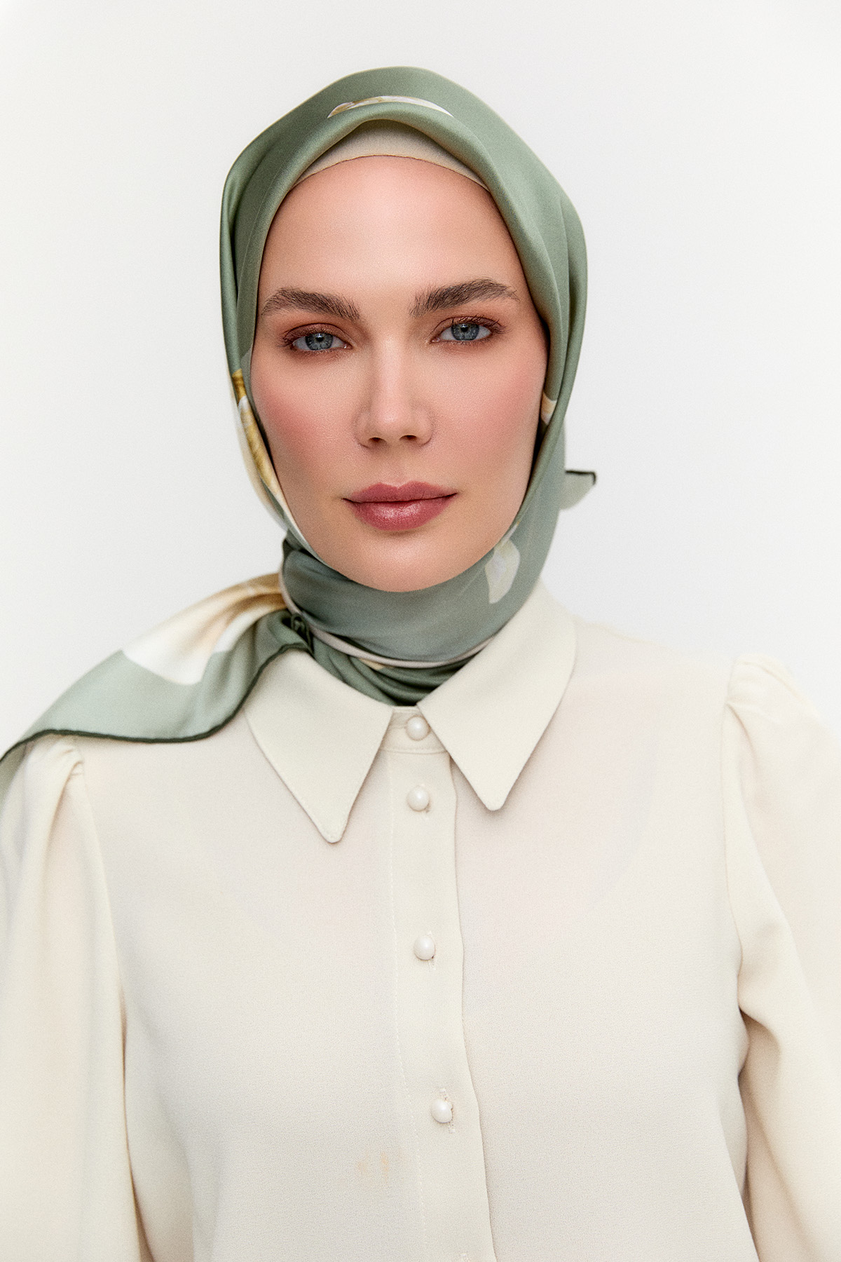 Çerçeveli Çiçekli Sura İpek Eşarp, Tesettür Giyim