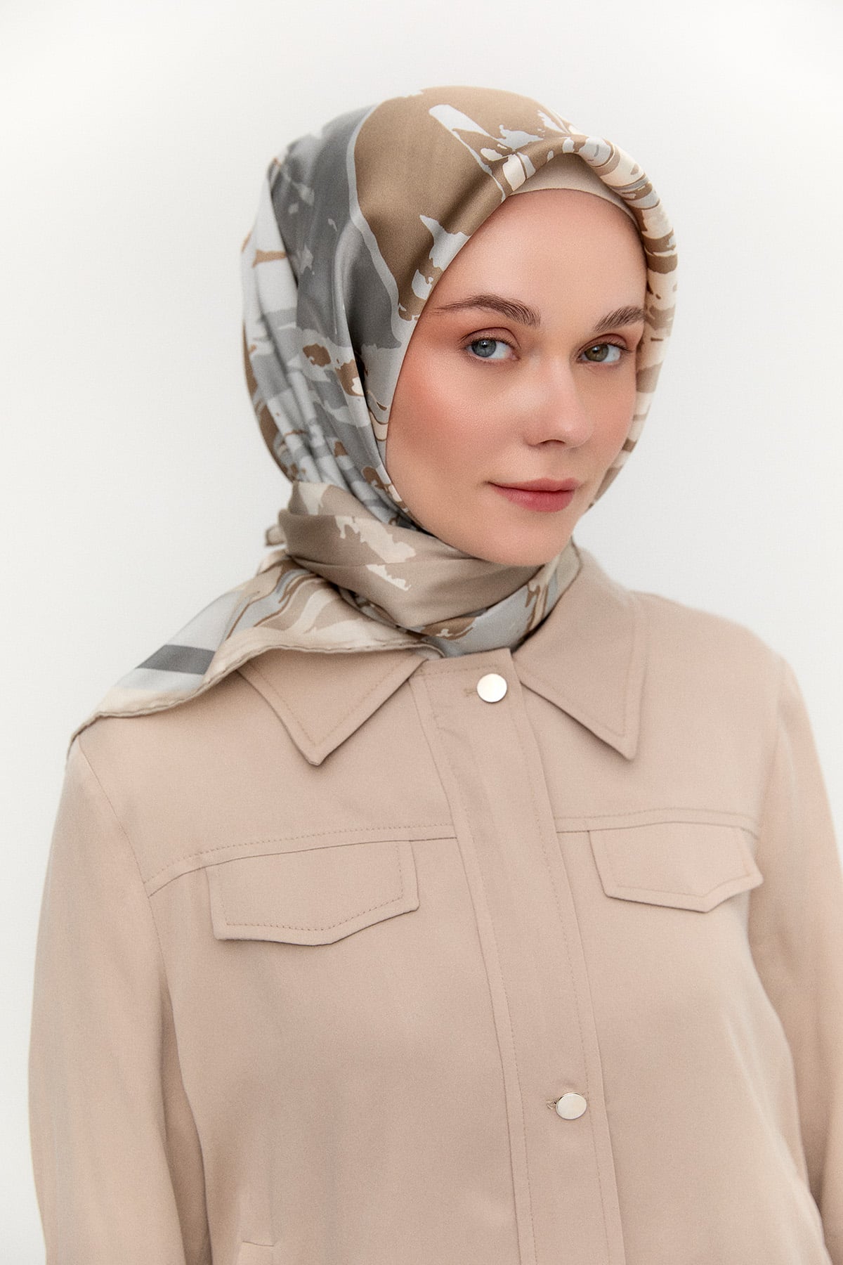 Soyut Desenli Sura İpek Eşarp, Tesettür Giyim