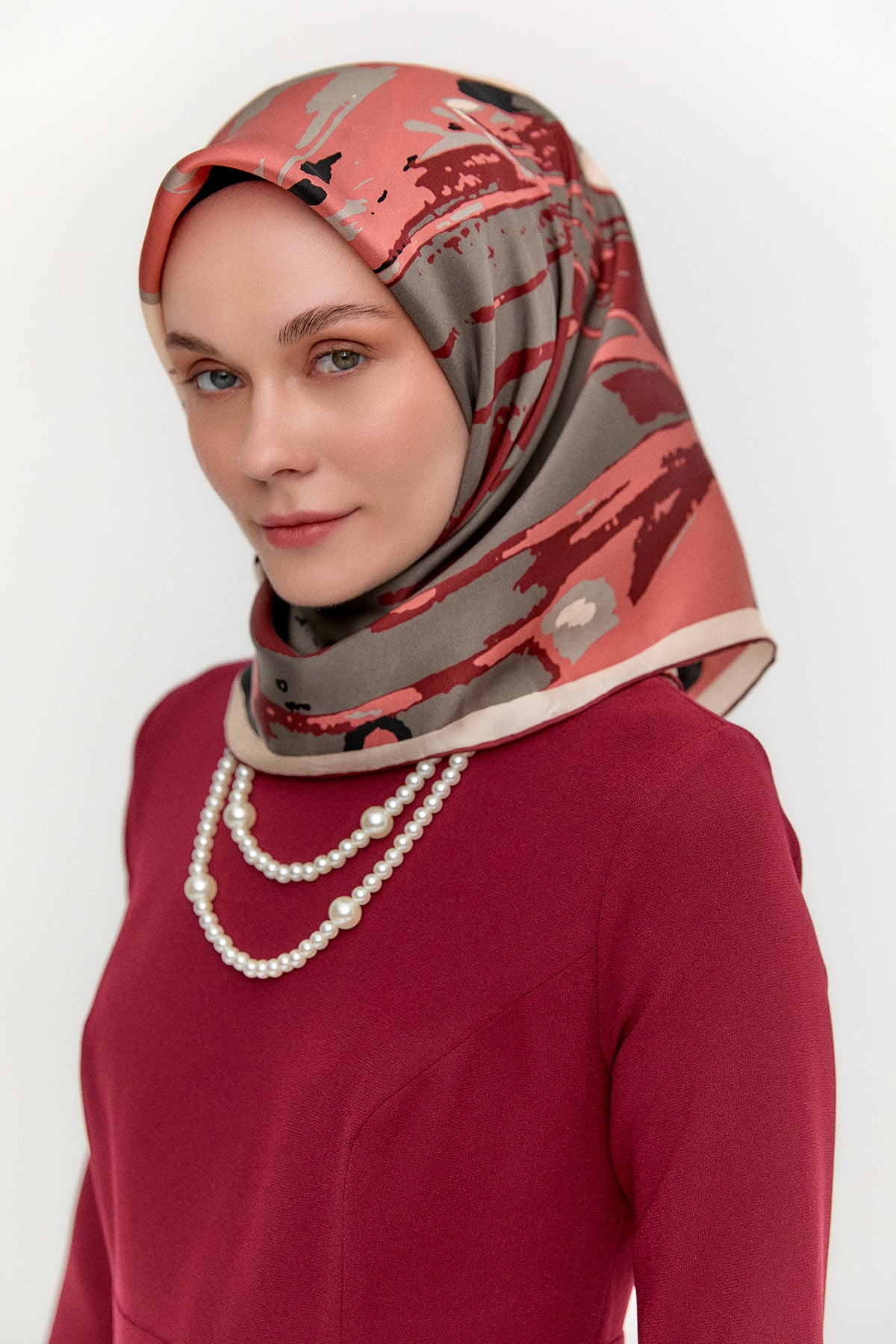 Soyut Desenli Sura İpek Eşarp, Tesettür Giyim
