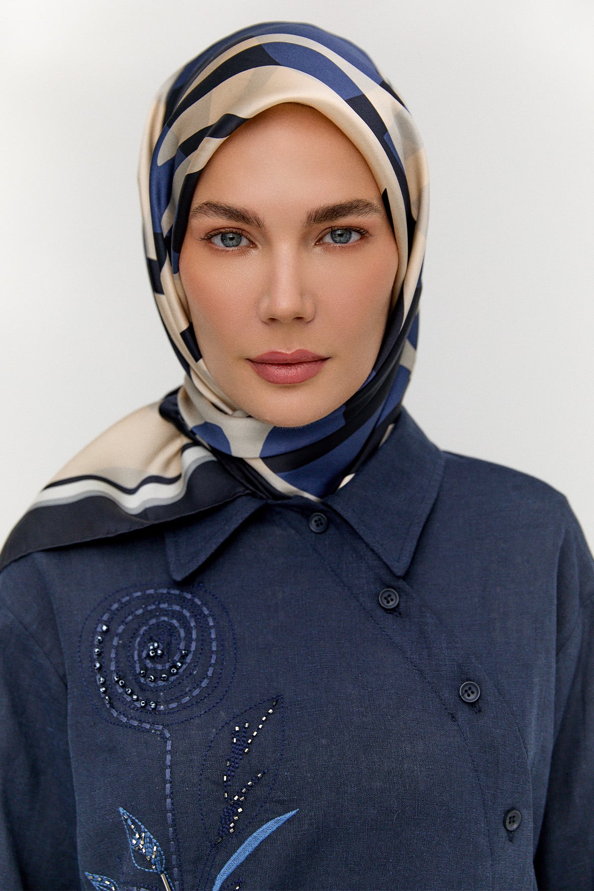 Soyut Yaprak Desenli İpek Eşarp, Tesettür Giyim