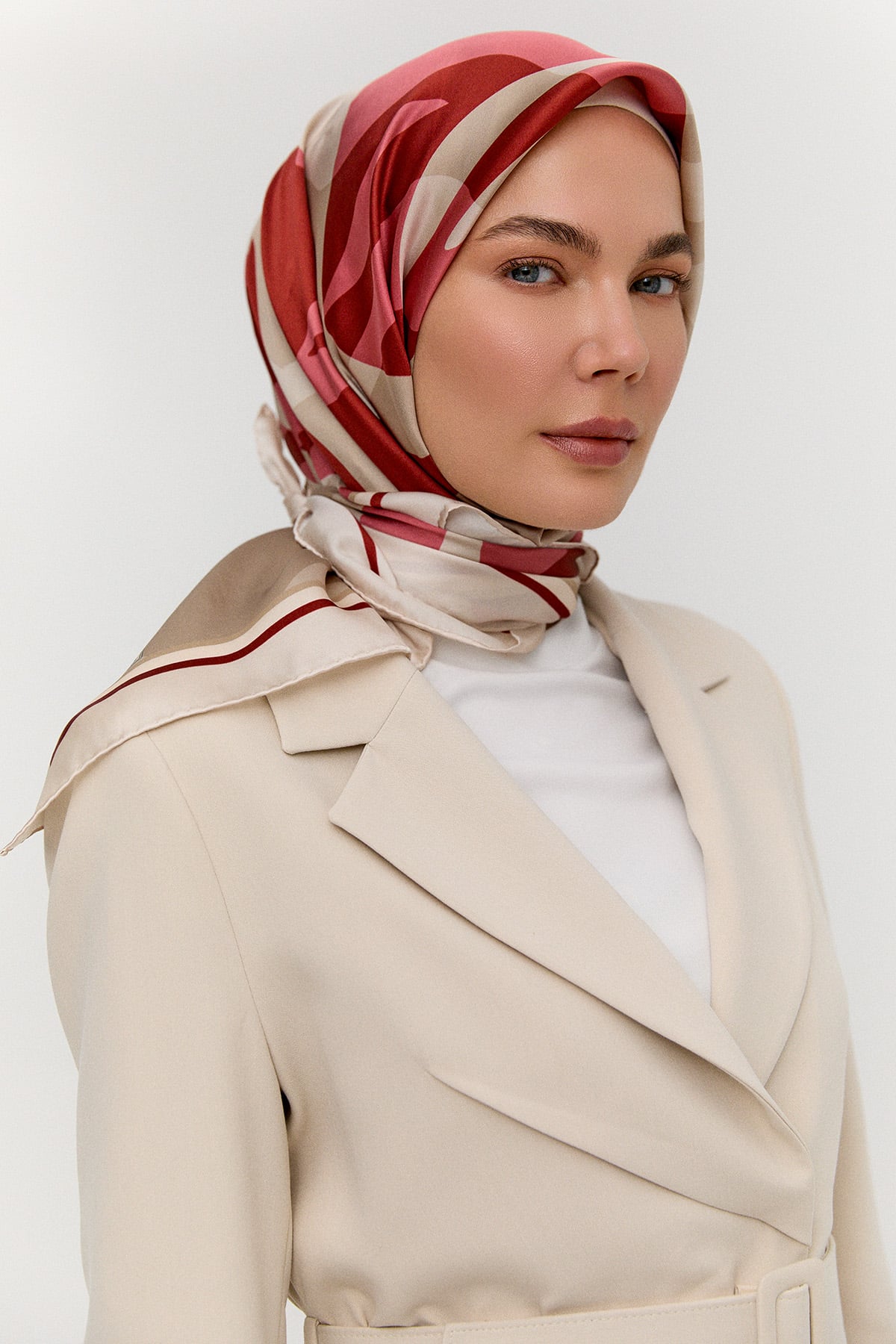 Soyut Yaprak Desenli İpek Eşarp, Tesettür Giyim