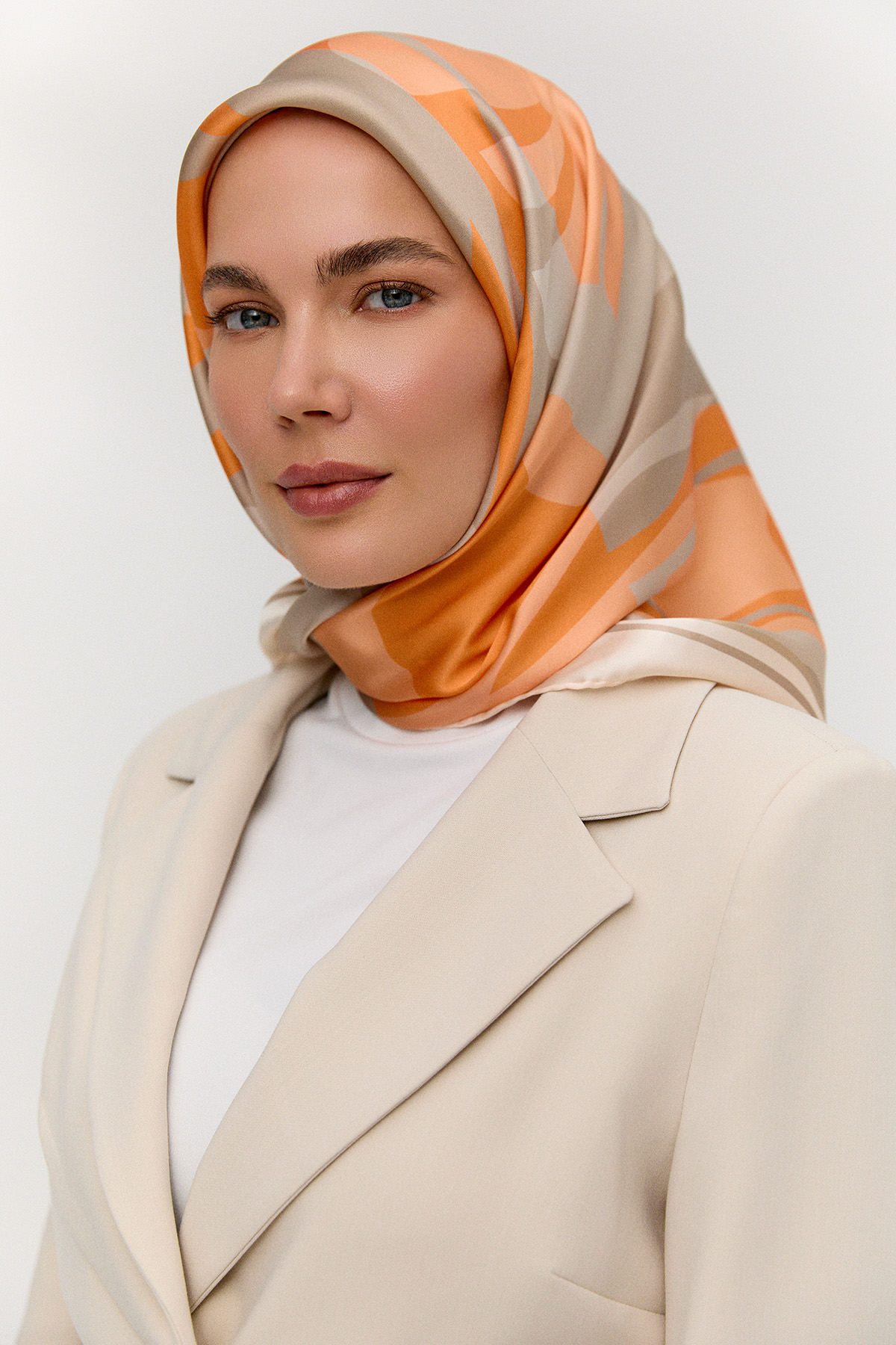 Soyut Yaprak Desenli İpek Eşarp, Tesettür Giyim