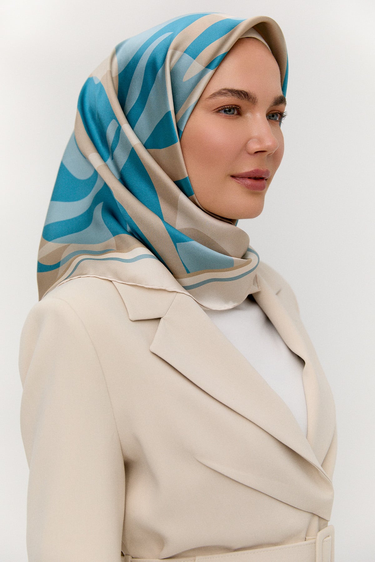 Soyut Yaprak Desenli İpek Eşarp, Tesettür Giyim