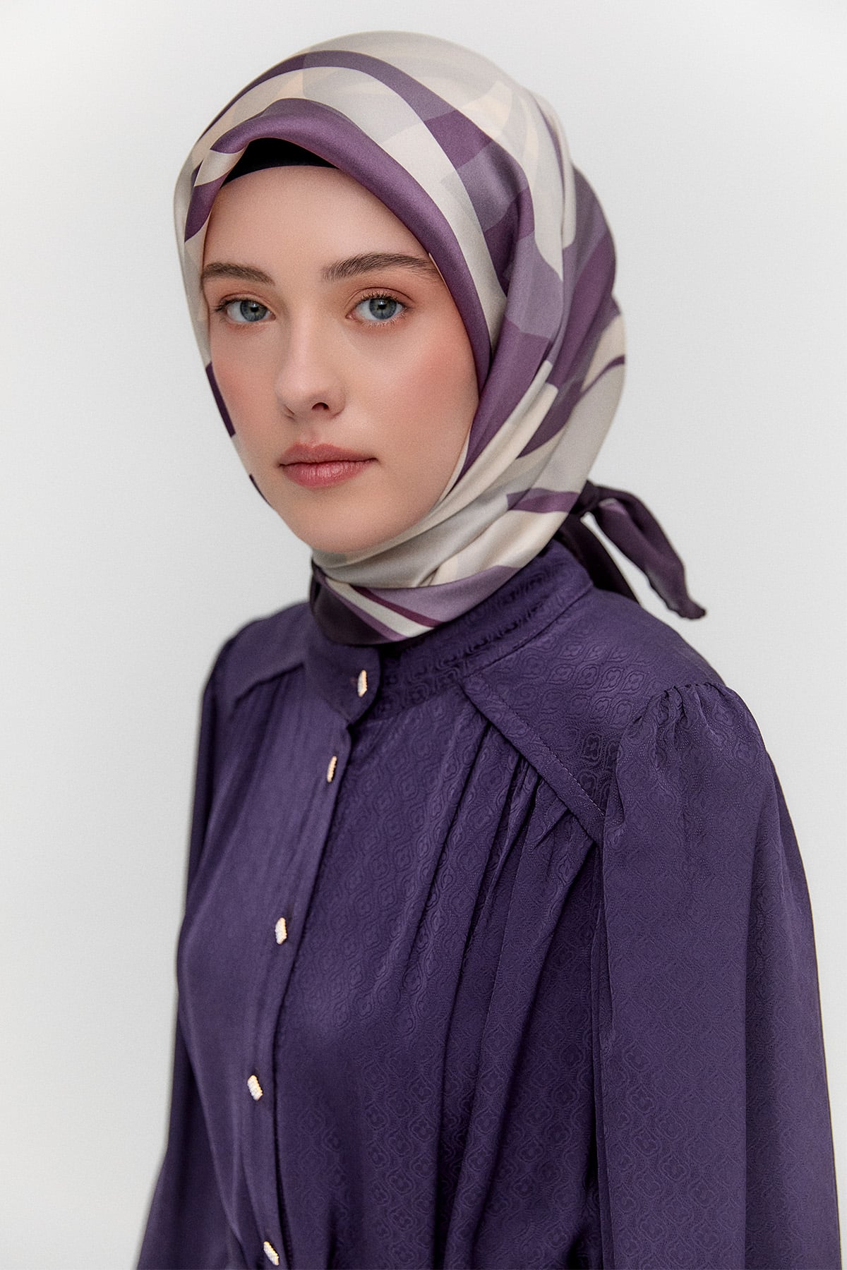 Soyut Yaprak Desenli İpek Eşarp, Tesettür Giyim