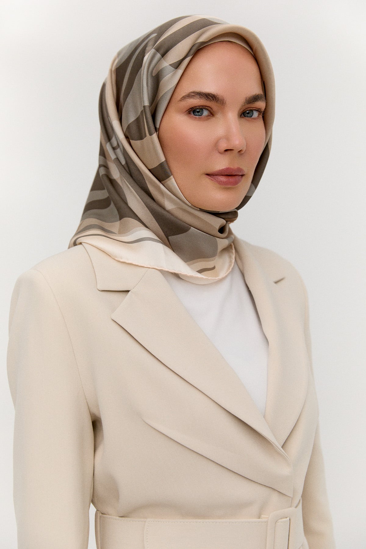Soyut Yaprak Desenli İpek Eşarp, Tesettür Giyim
