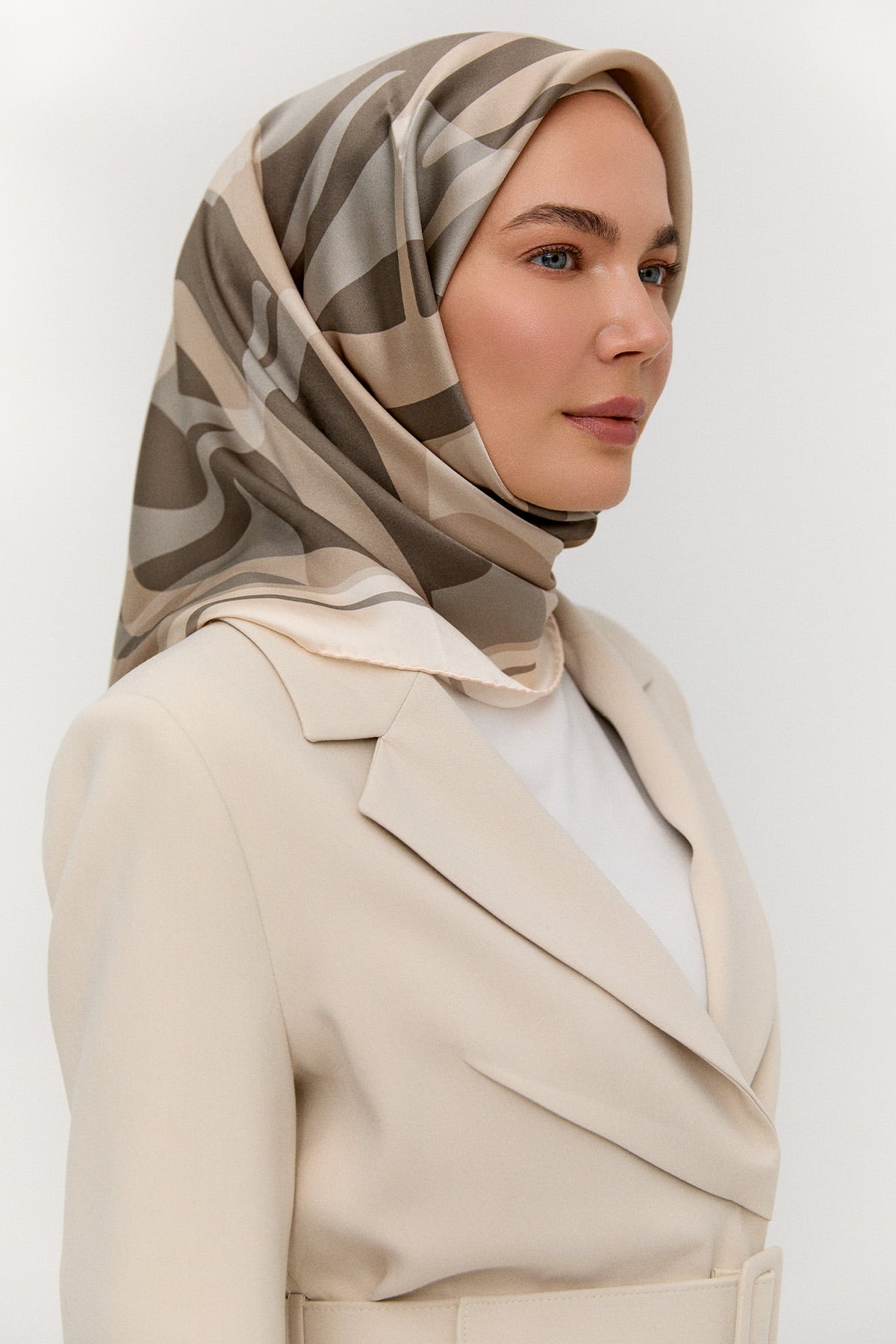 Soyut Yaprak Desenli İpek Eşarp, Tesettür Giyim