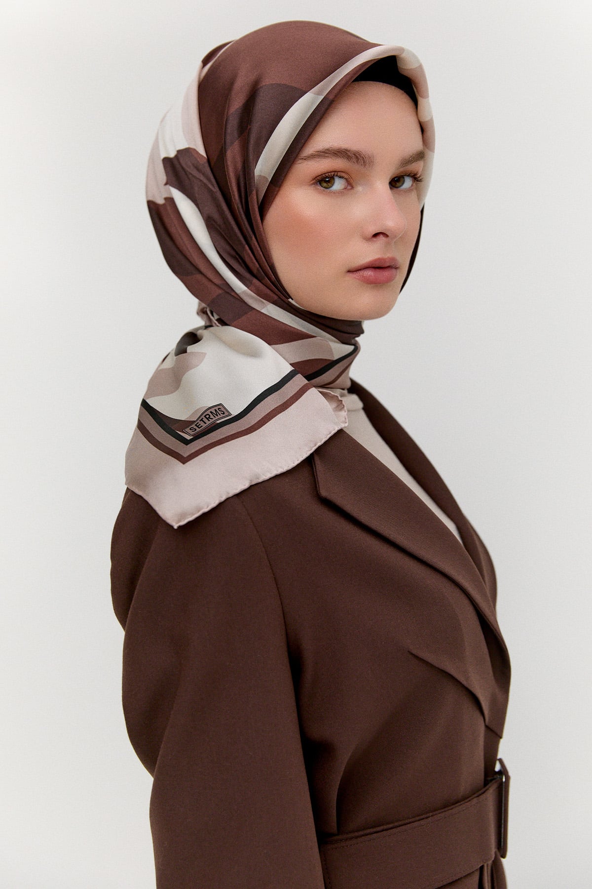 Soyut Yaprak Desenli İpek Eşarp, Tesettür Giyim