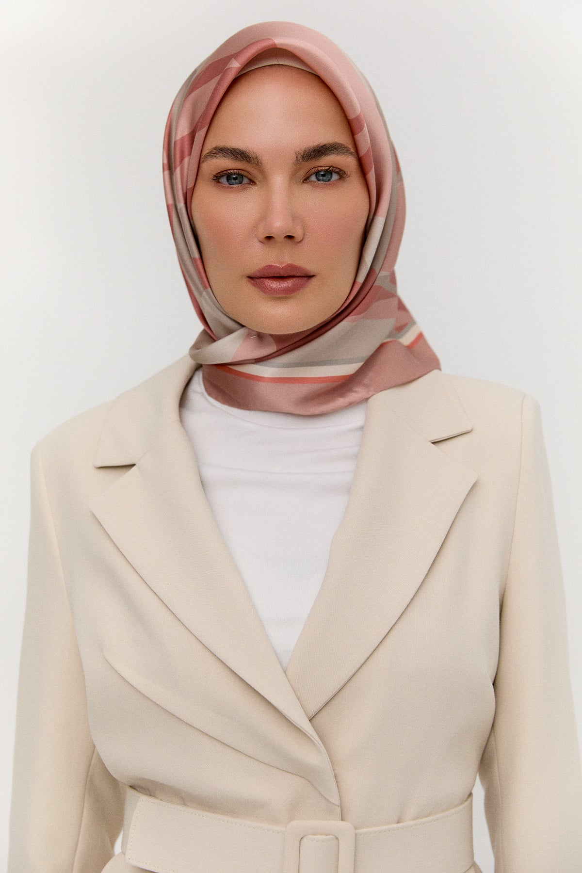 Soyut Yaprak Desenli İpek Eşarp, Tesettür Giyim