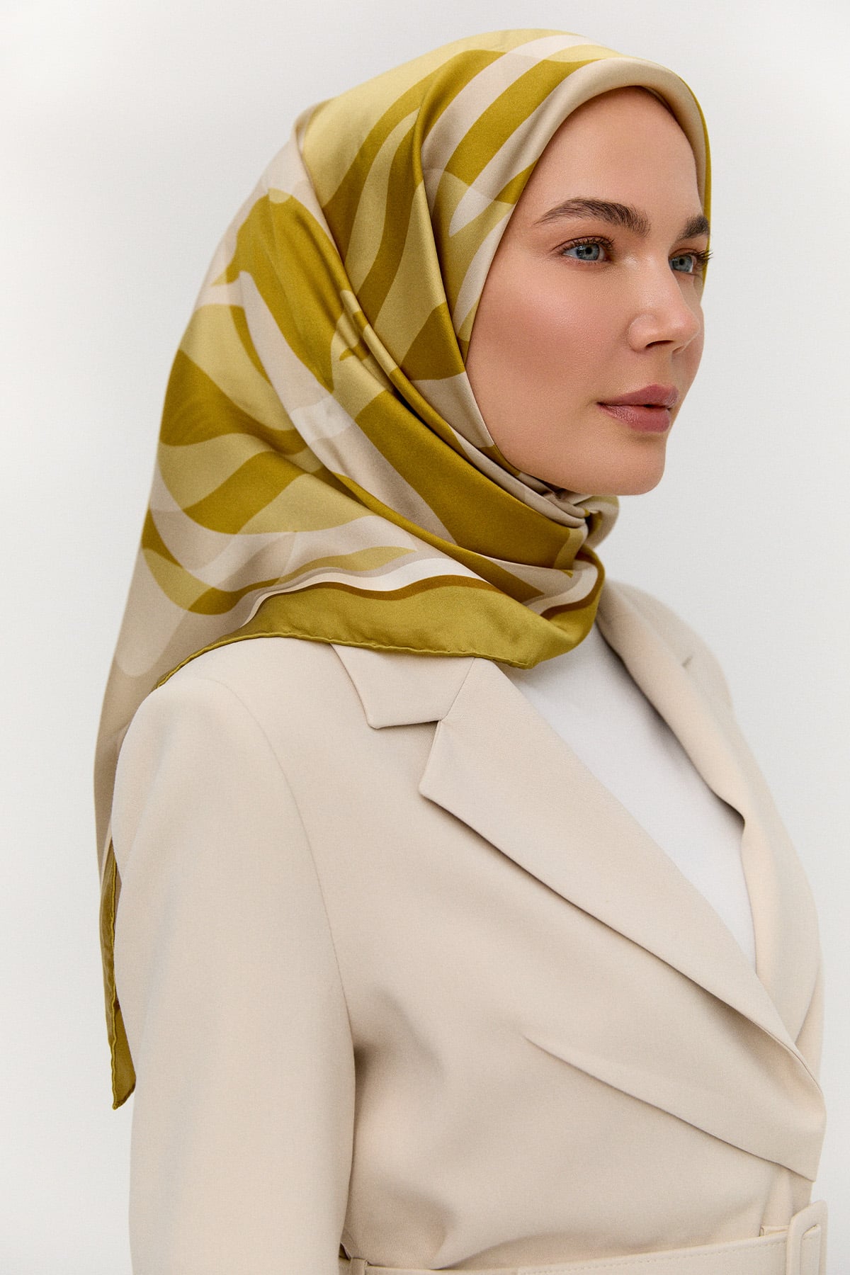 Soyut Yaprak Desenli İpek Eşarp, Tesettür Giyim