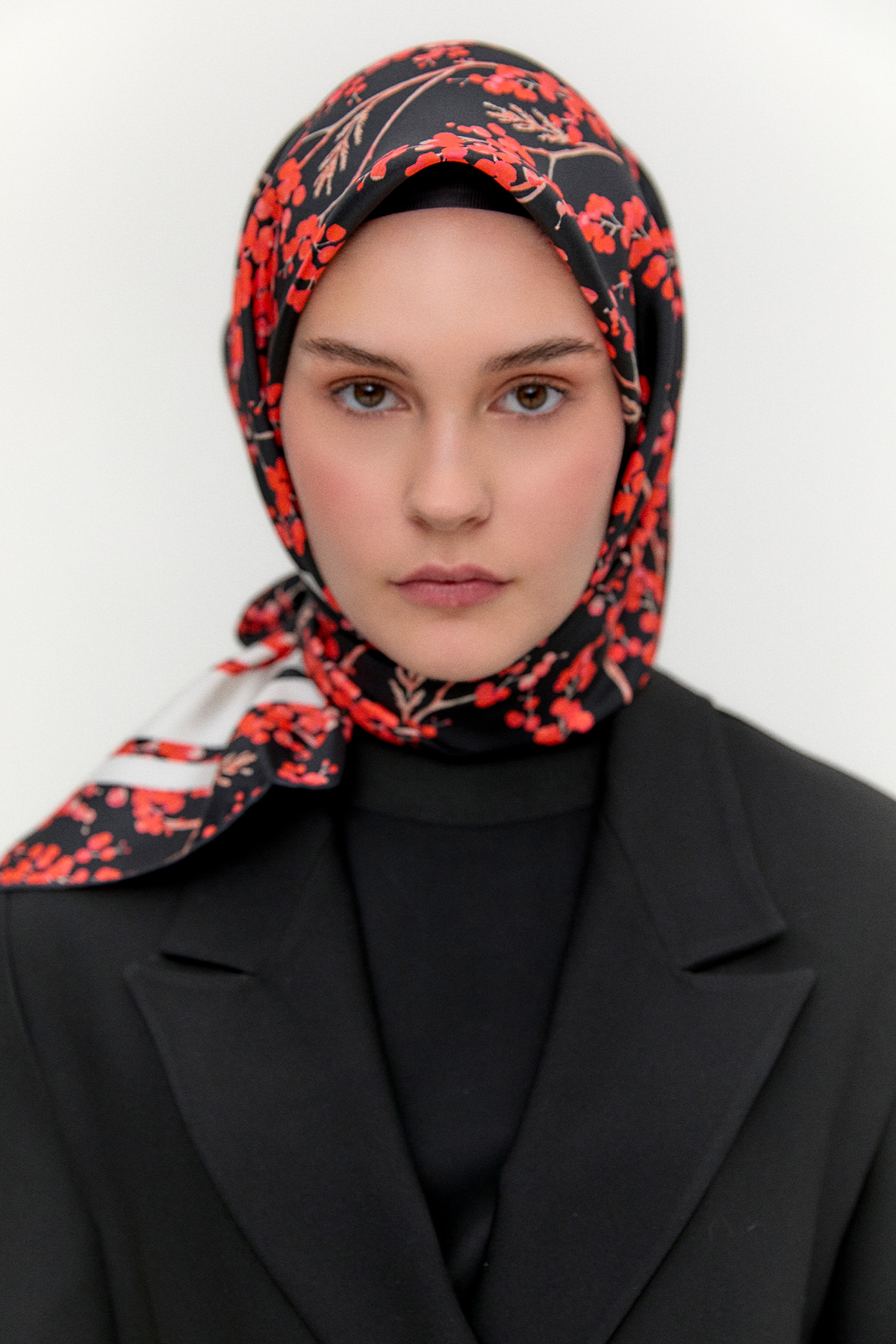 Bahar Desenli Twill İpek Eşarp, Tesettür Giyim