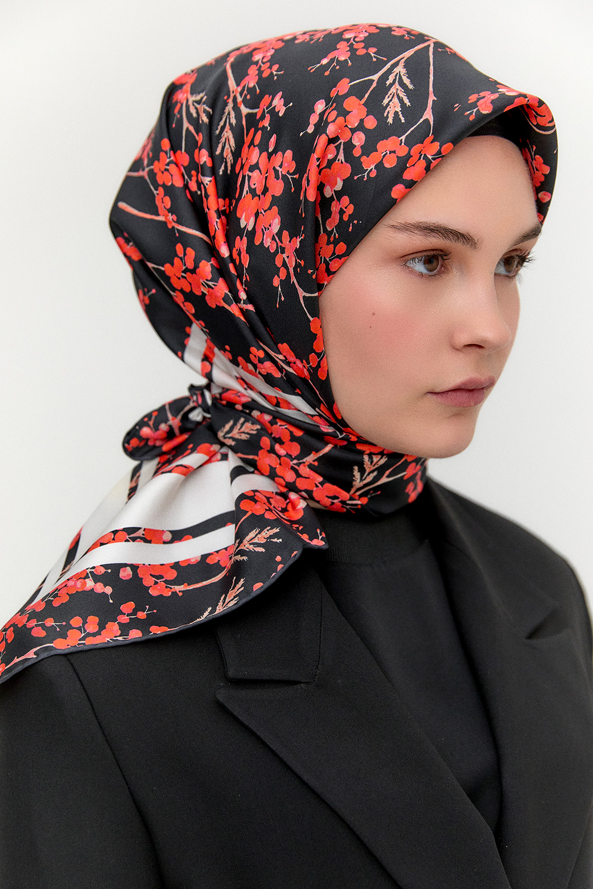 Bahar Desenli Twill İpek Eşarp, Tesettür Giyim