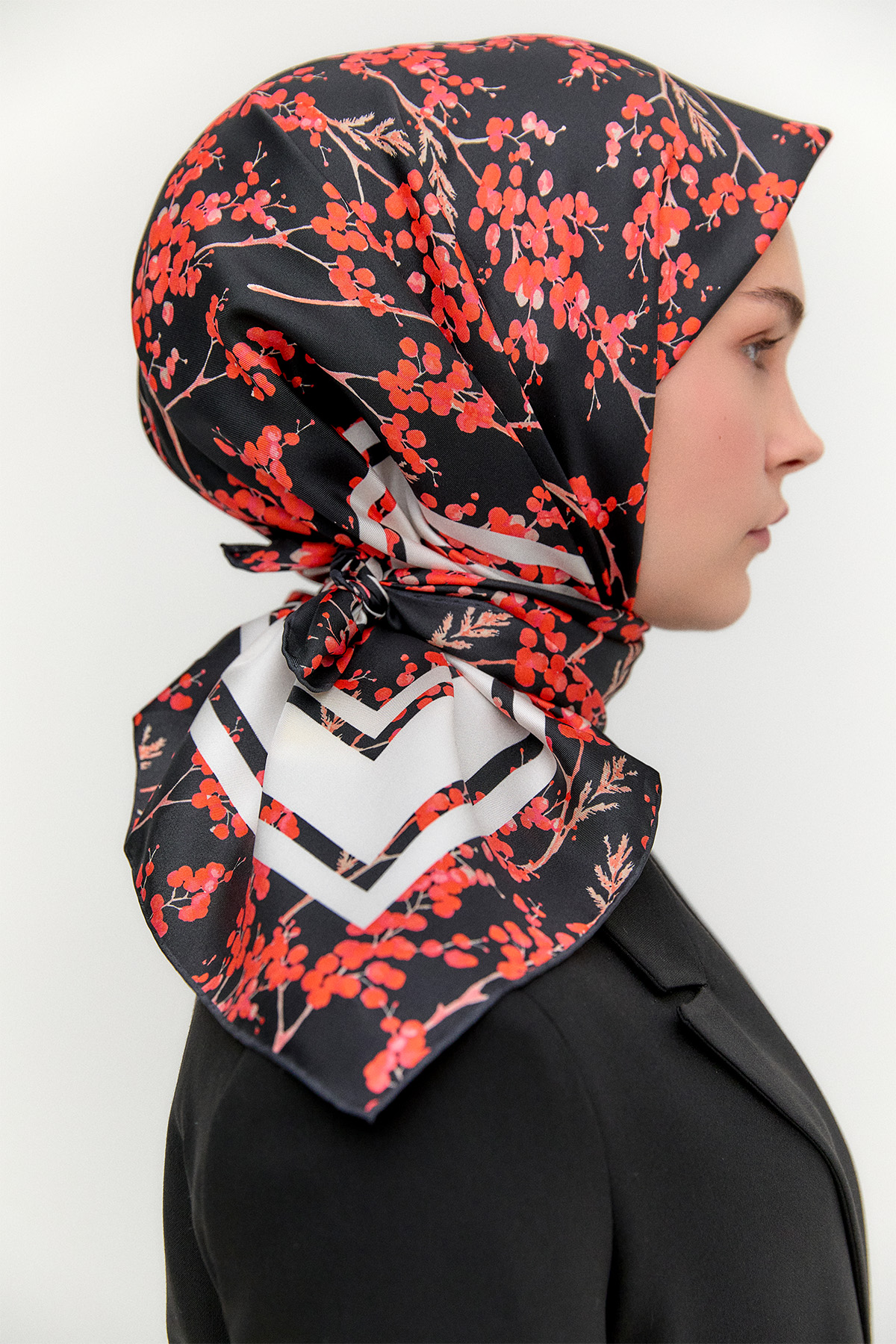 Bahar Desenli Twill İpek Eşarp, Tesettür Giyim