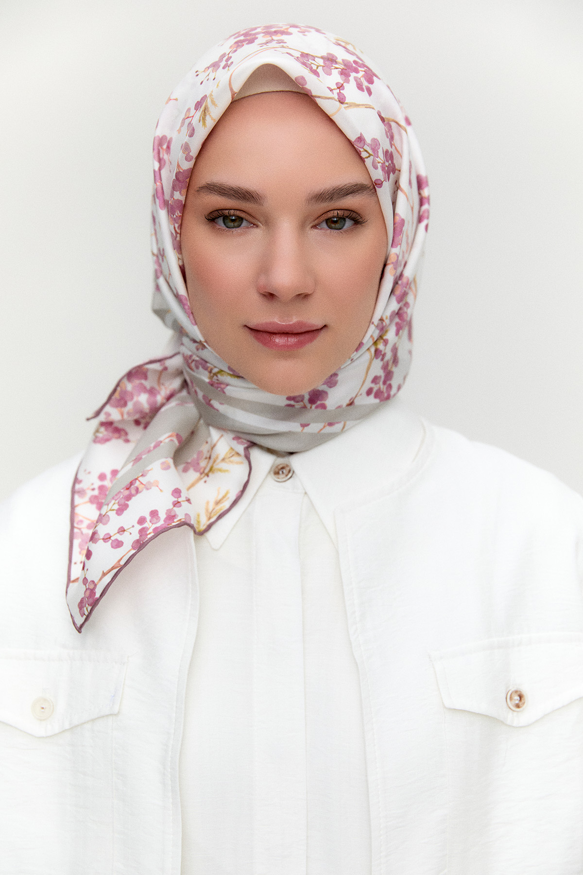 Bahar Desenli Twill İpek Eşarp, Tesettür Giyim