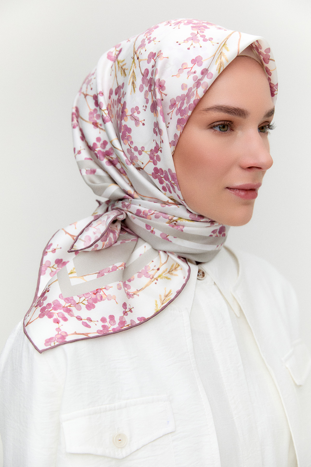 Bahar Desenli Twill İpek Eşarp, Tesettür Giyim