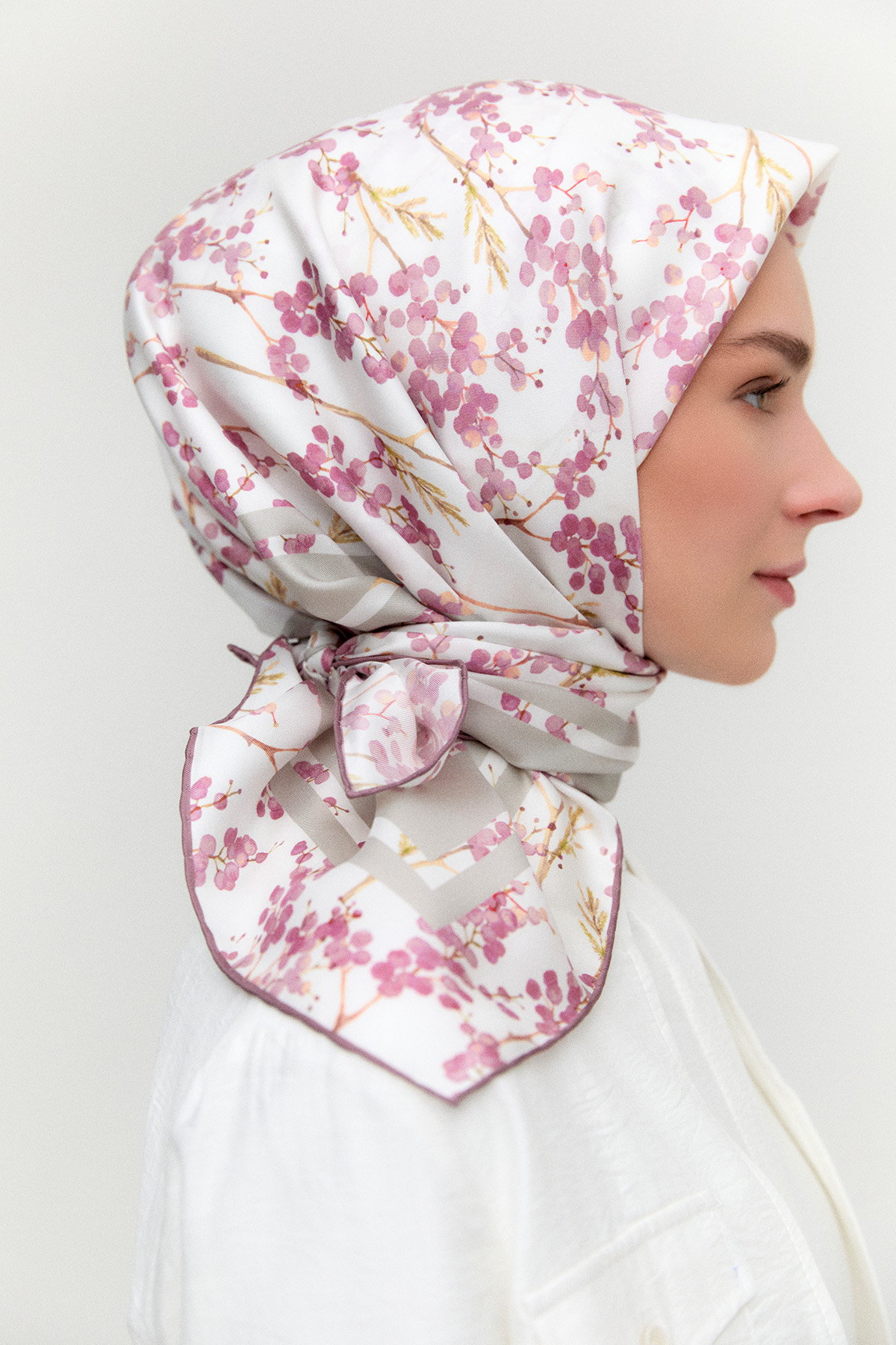 Bahar Desenli Twill İpek Eşarp, Tesettür Giyim