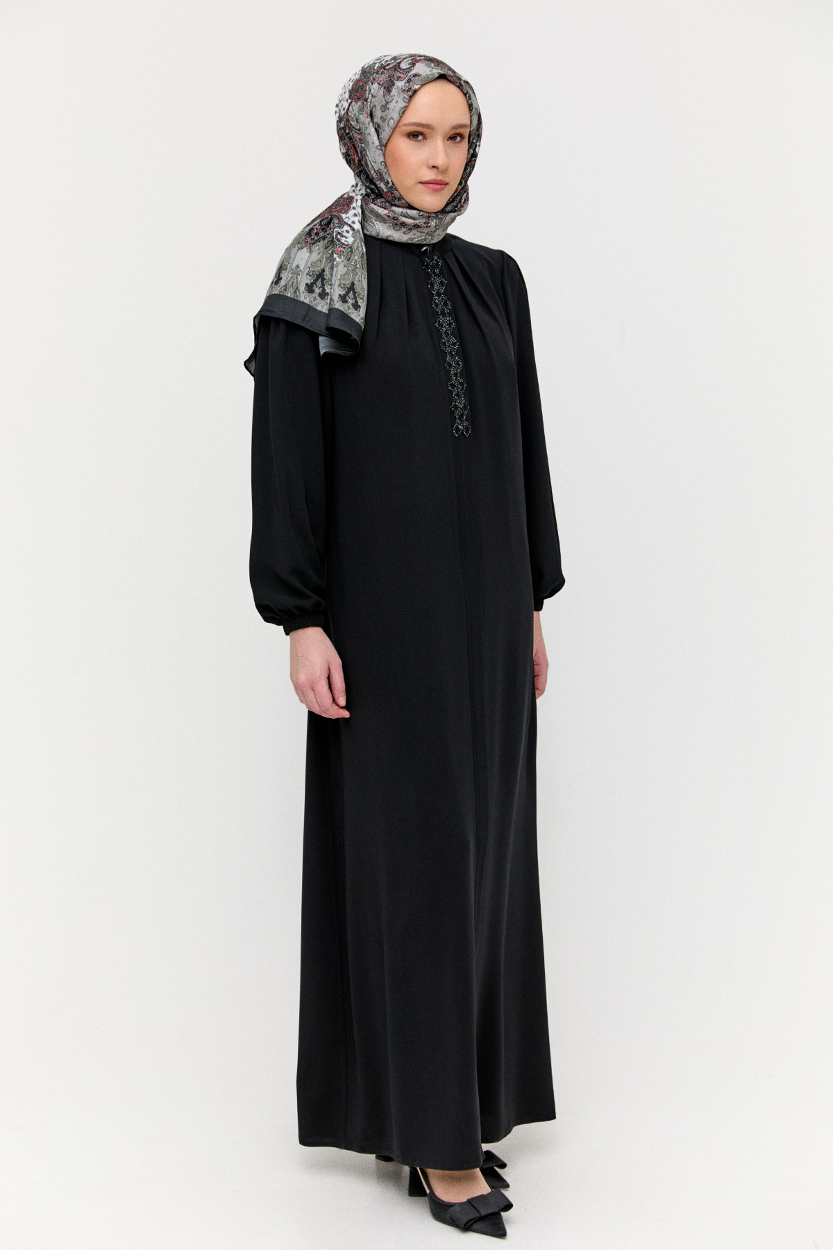 Taş Detaylı Hakim Yaka Ferace, Tesettür Giyim