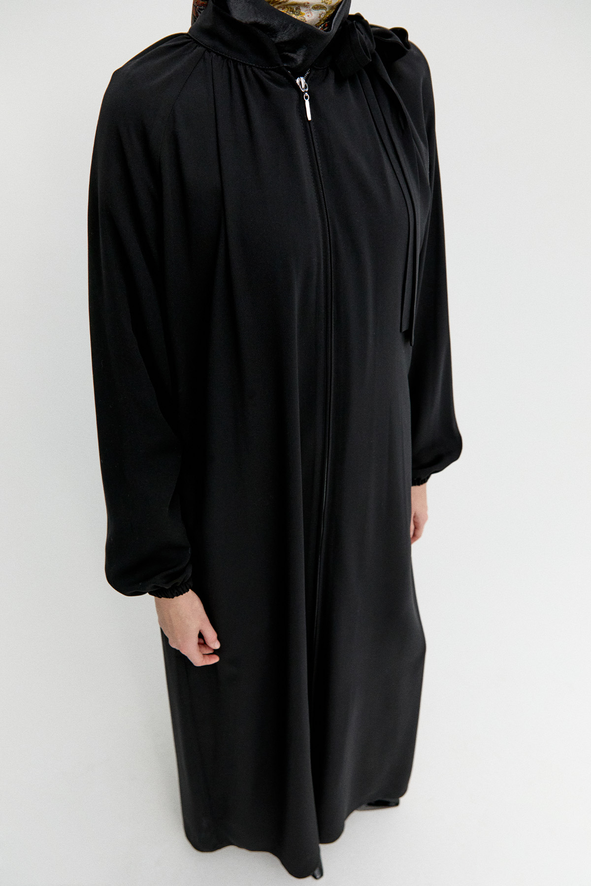 Fiyonklu Hakim Yaka Ferace, Tesettür Giyim