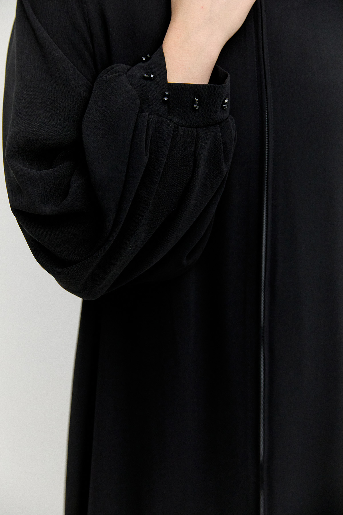 Manşeti Taşlı Fermuarlı Ferace, Tesettür Giyim