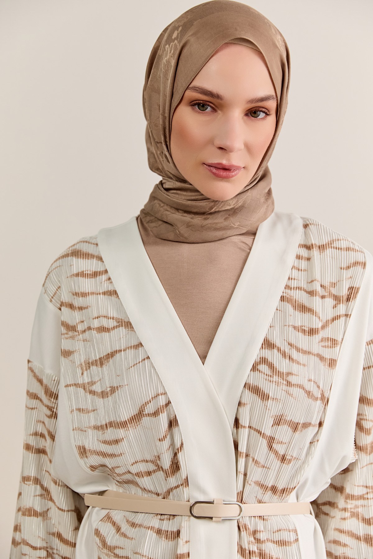 Şifon Garnili Desenli Hırka, Tesettür Giyim