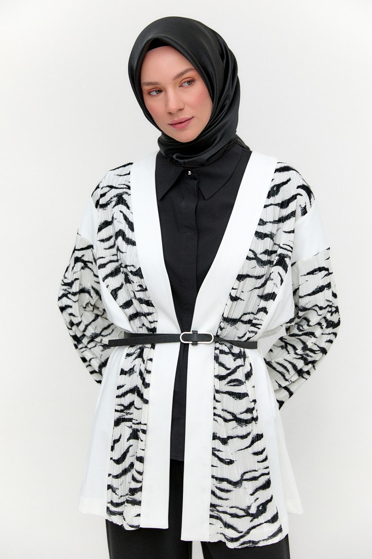 Şifon Garnili Desenli Hırka, Tesettür Giyim