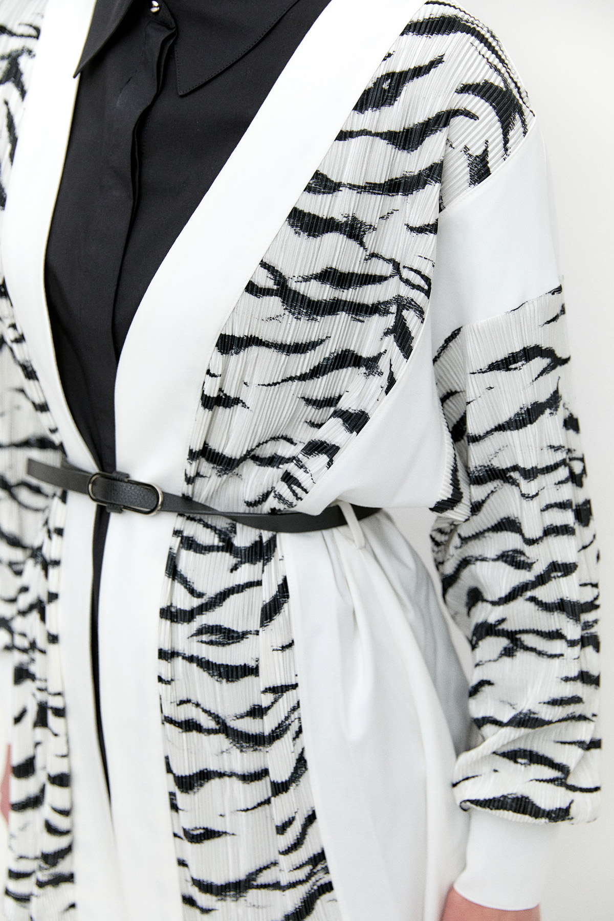 Şifon Garnili Desenli Hırka, Tesettür Giyim