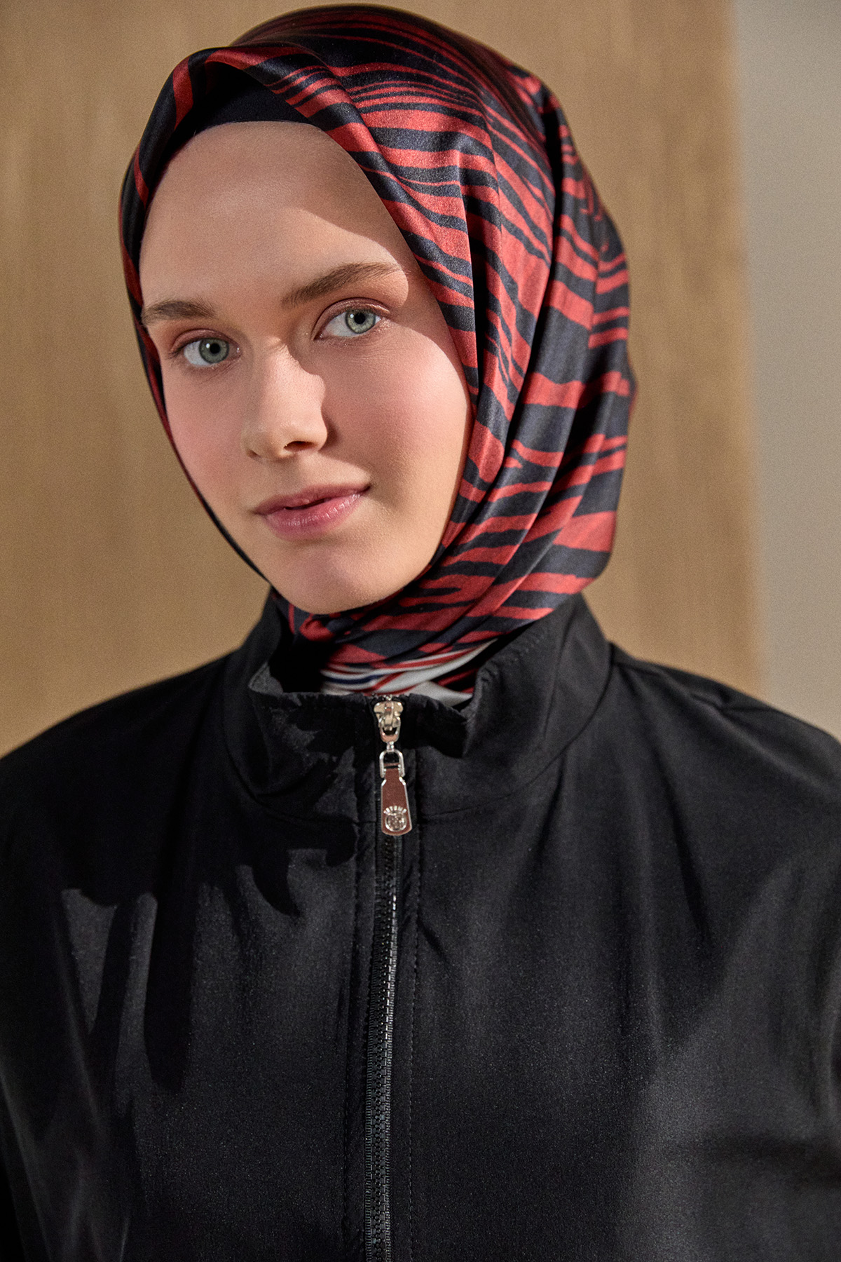 Yüksek Yakalı Stoperli Kap, Tesettür Giyim