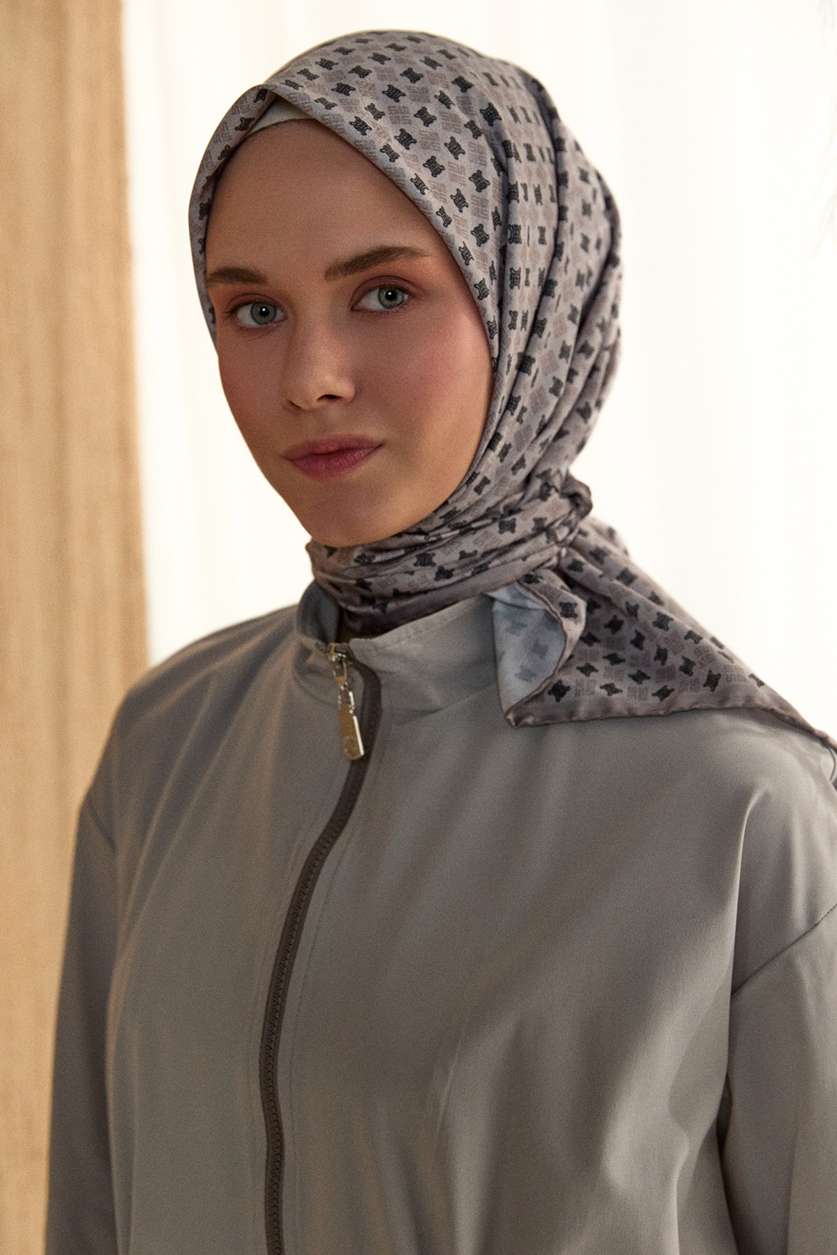 Yüksek Yakalı Stoperli Kap, Tesettür Giyim