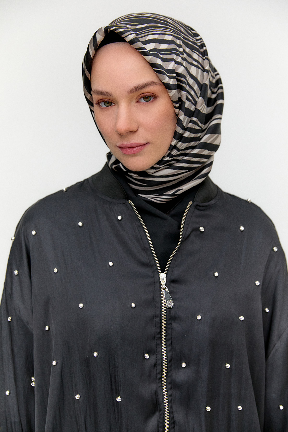 Taşlı Bomber Kap, Tesettür Giyim