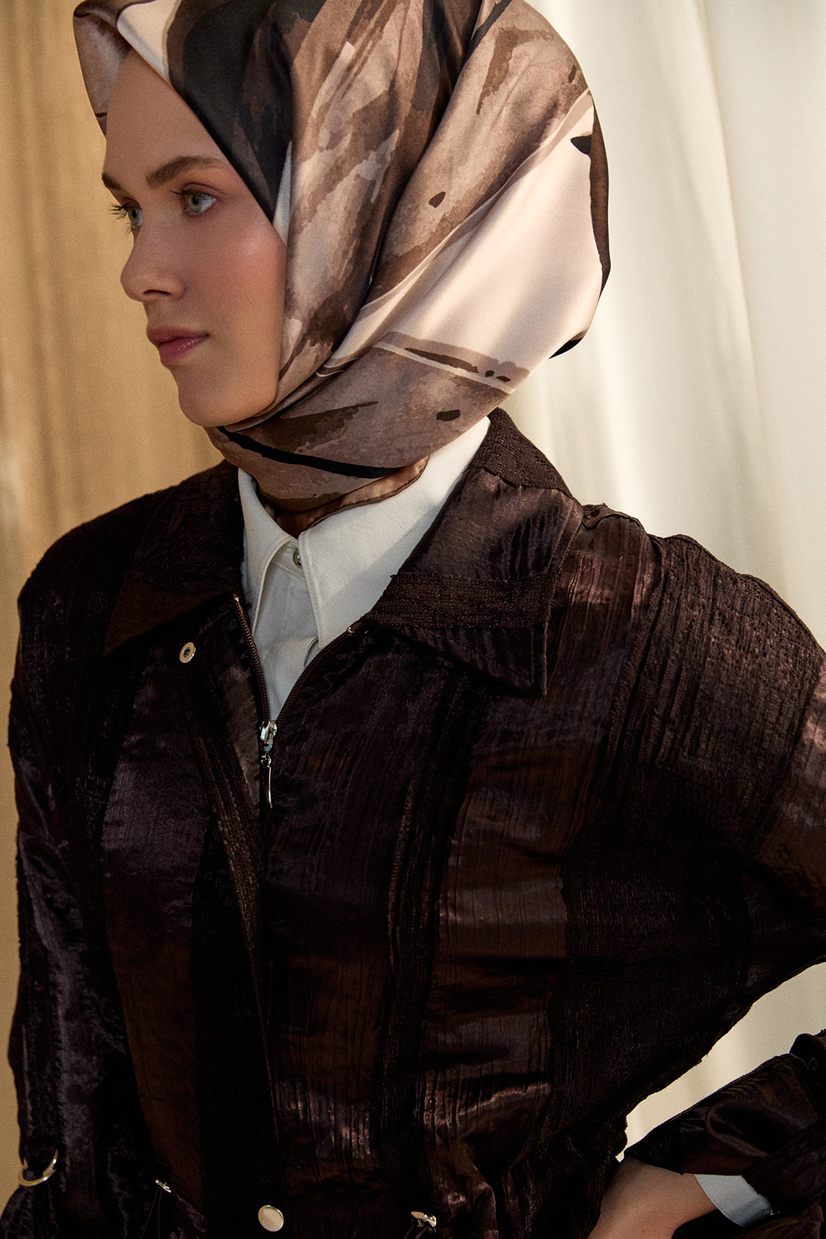 Jakarlı Dantel Detaylı Kap, Tesettür Giyim