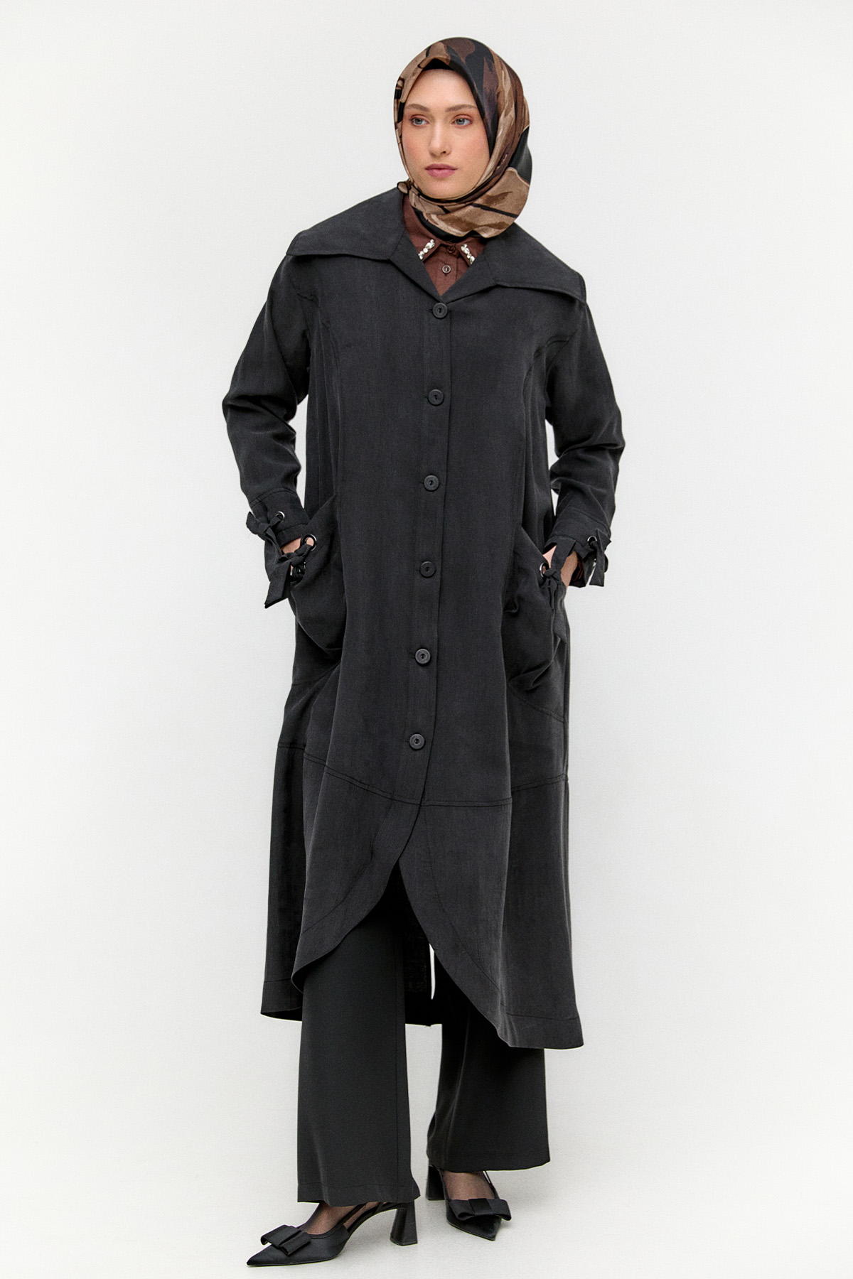 Geniş Yakalı Şeritli Kap, Tesettür Giyim