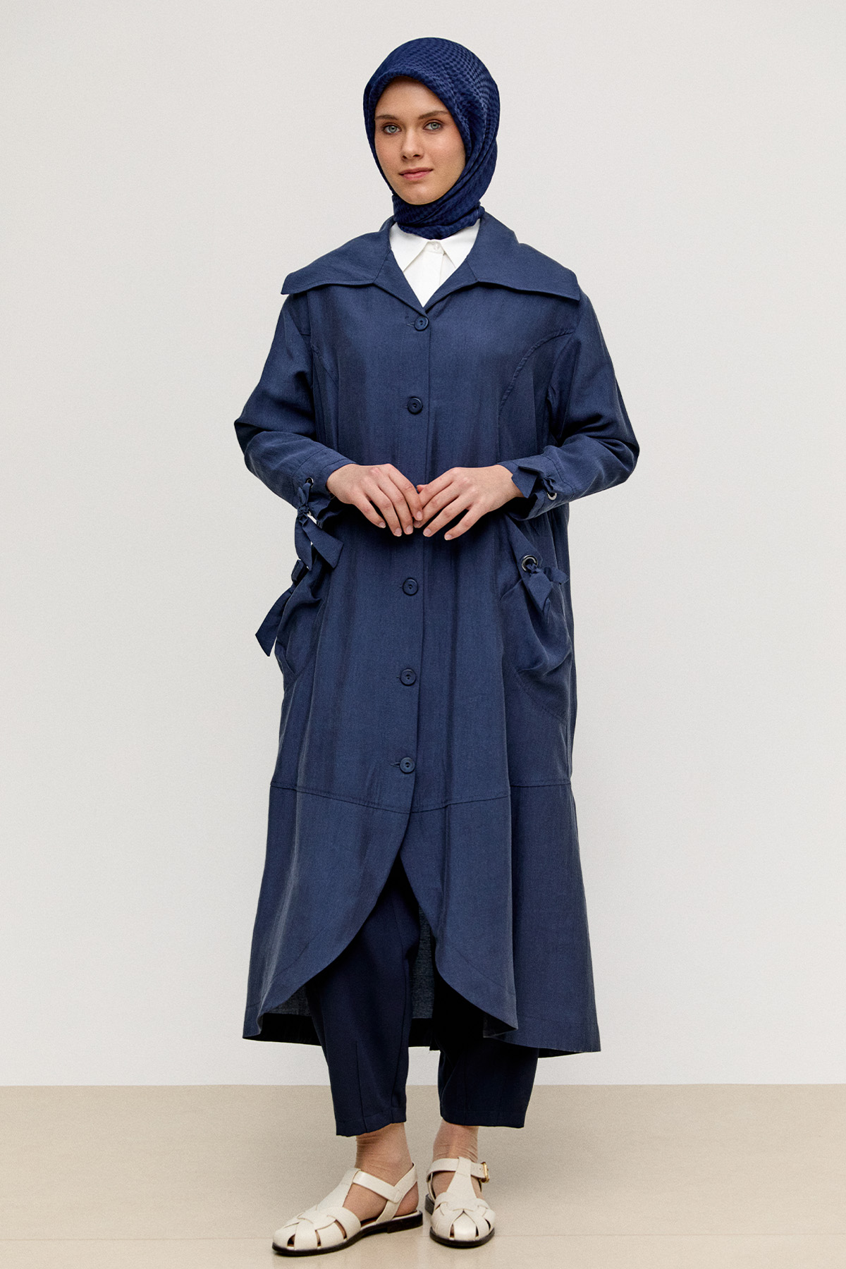 Geniş Yakalı Şeritli Kap, Tesettür Giyim