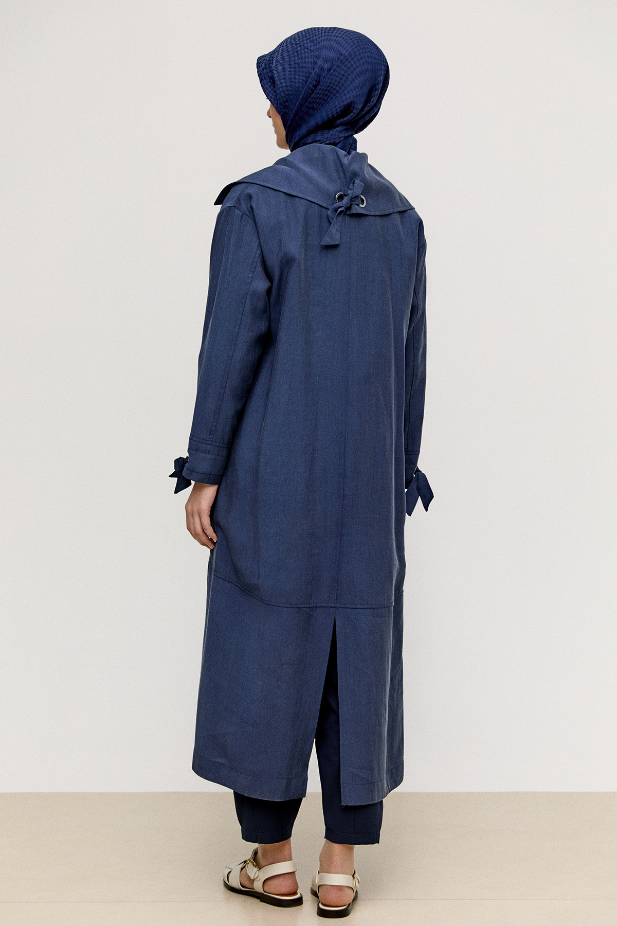 Geniş Yakalı Şeritli Kap, Tesettür Giyim