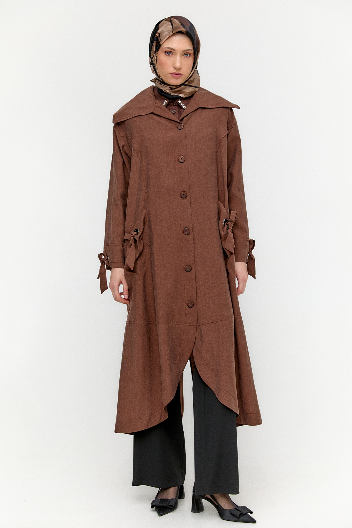 Geniş Yakalı Şeritli Kap, Tesettür Giyim