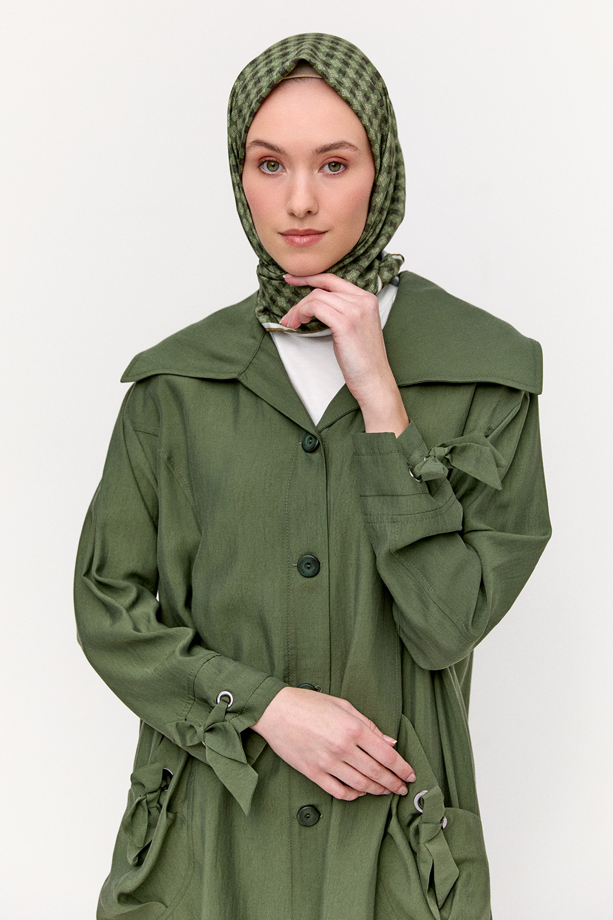 Geniş Yakalı Şeritli Kap, Tesettür Giyim