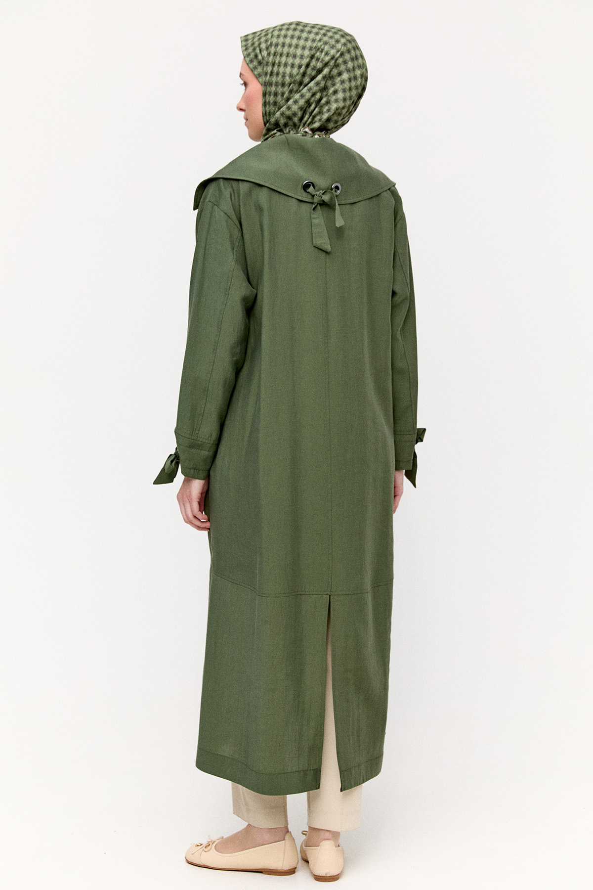 Geniş Yakalı Şeritli Kap, Tesettür Giyim