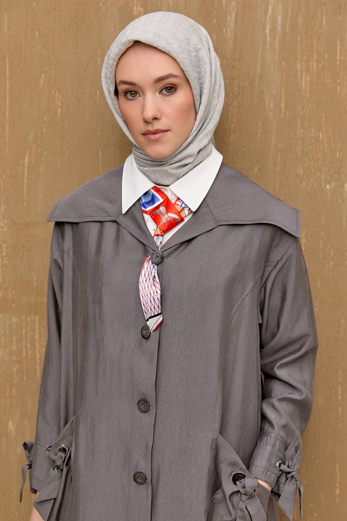 Geniş Yakalı Şeritli Kap, Tesettür Giyim